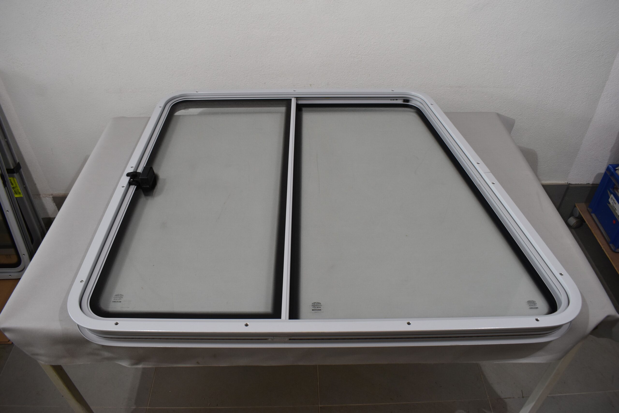 Niesmann und Bischoff Mekuwa Schiebefenster Fahrerseite – Bild 14