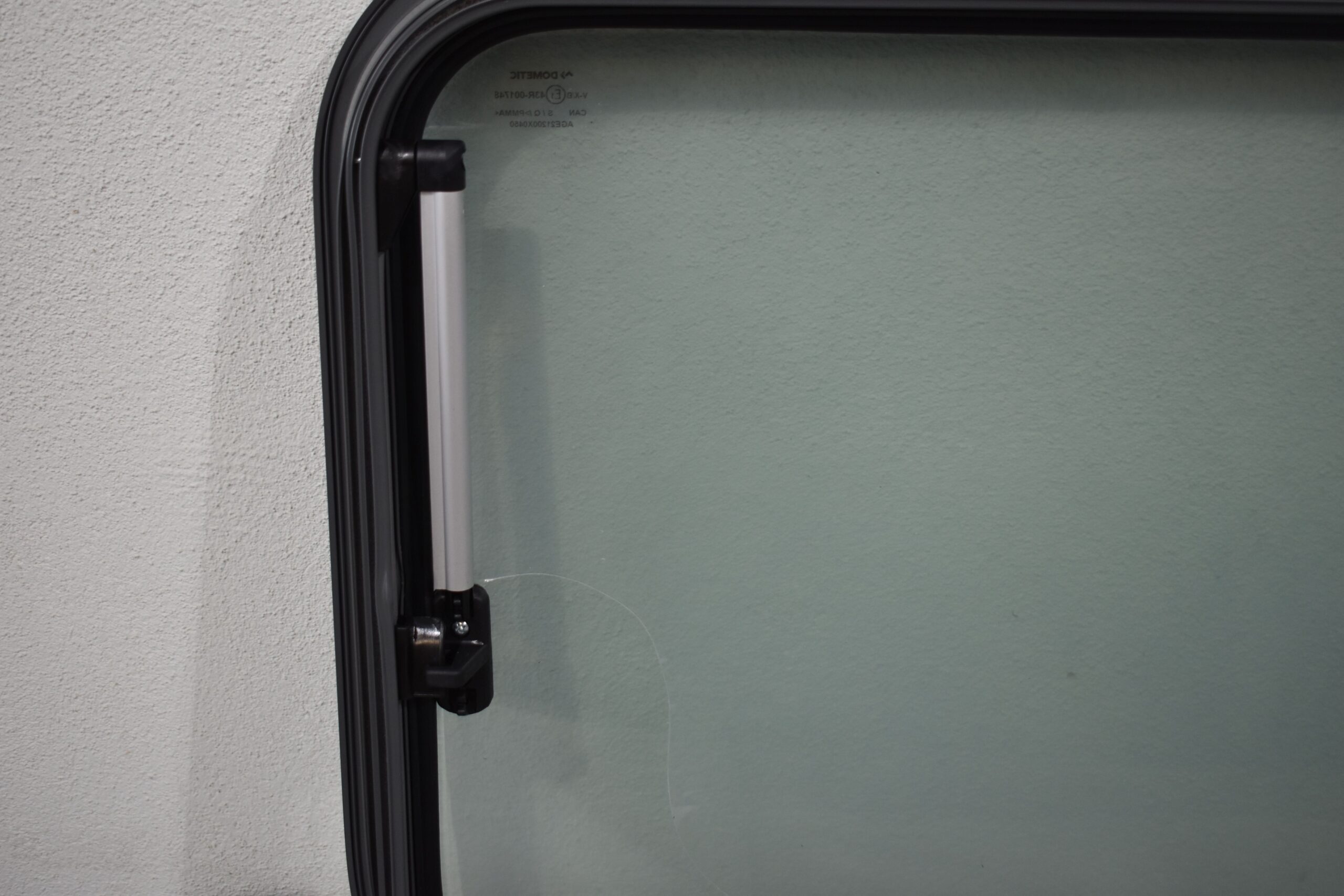 Dometic S7 Ausstellfenster 1200x450mm – Bild 7