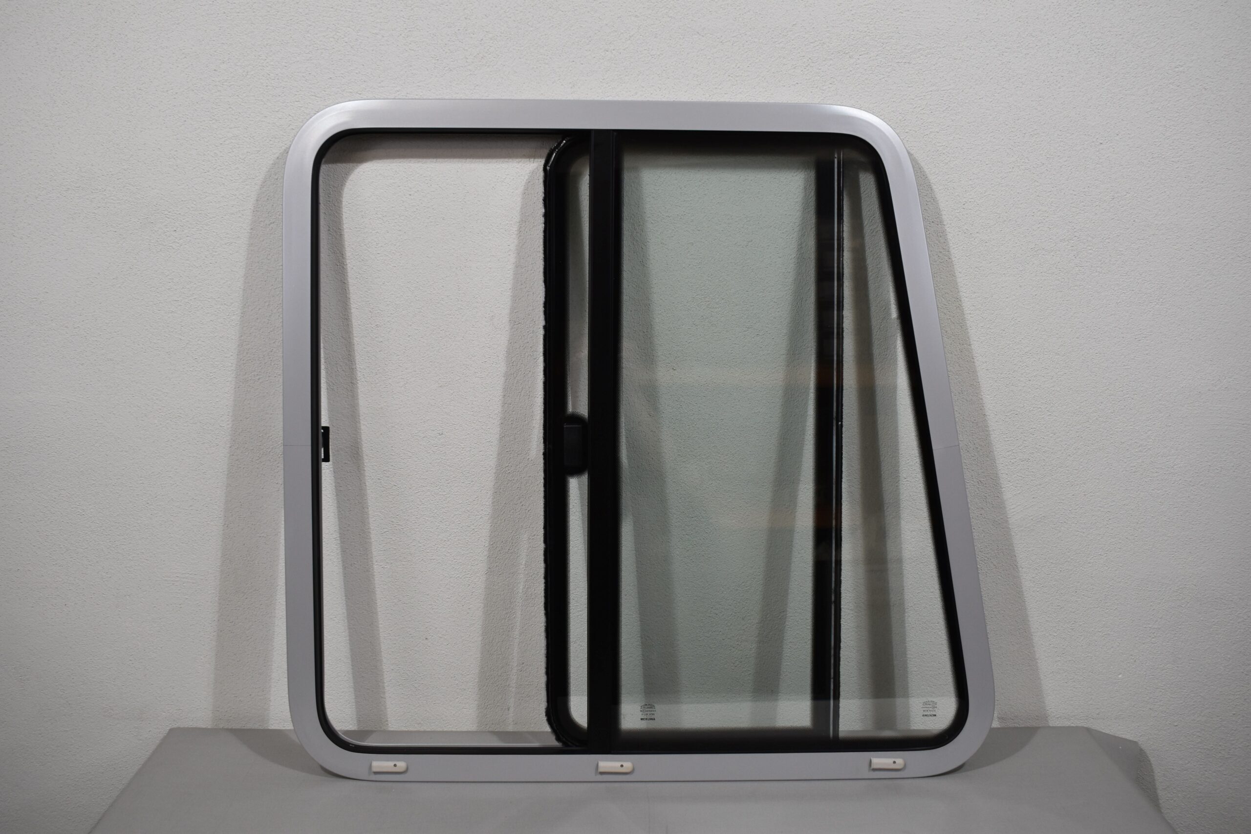 Mekuwa Schiebefenster Beifahrerseite H= 935 x B oben= 860 x B unten= 990mm – Bild 3