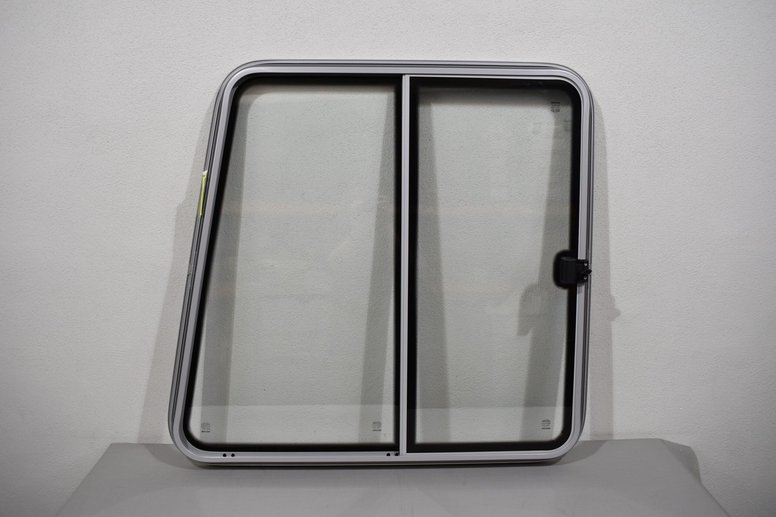 Mekuwa Schiebefenster Beifahrerseite H= 935 x B oben= 860 x B unten= 990mm – Bild 5