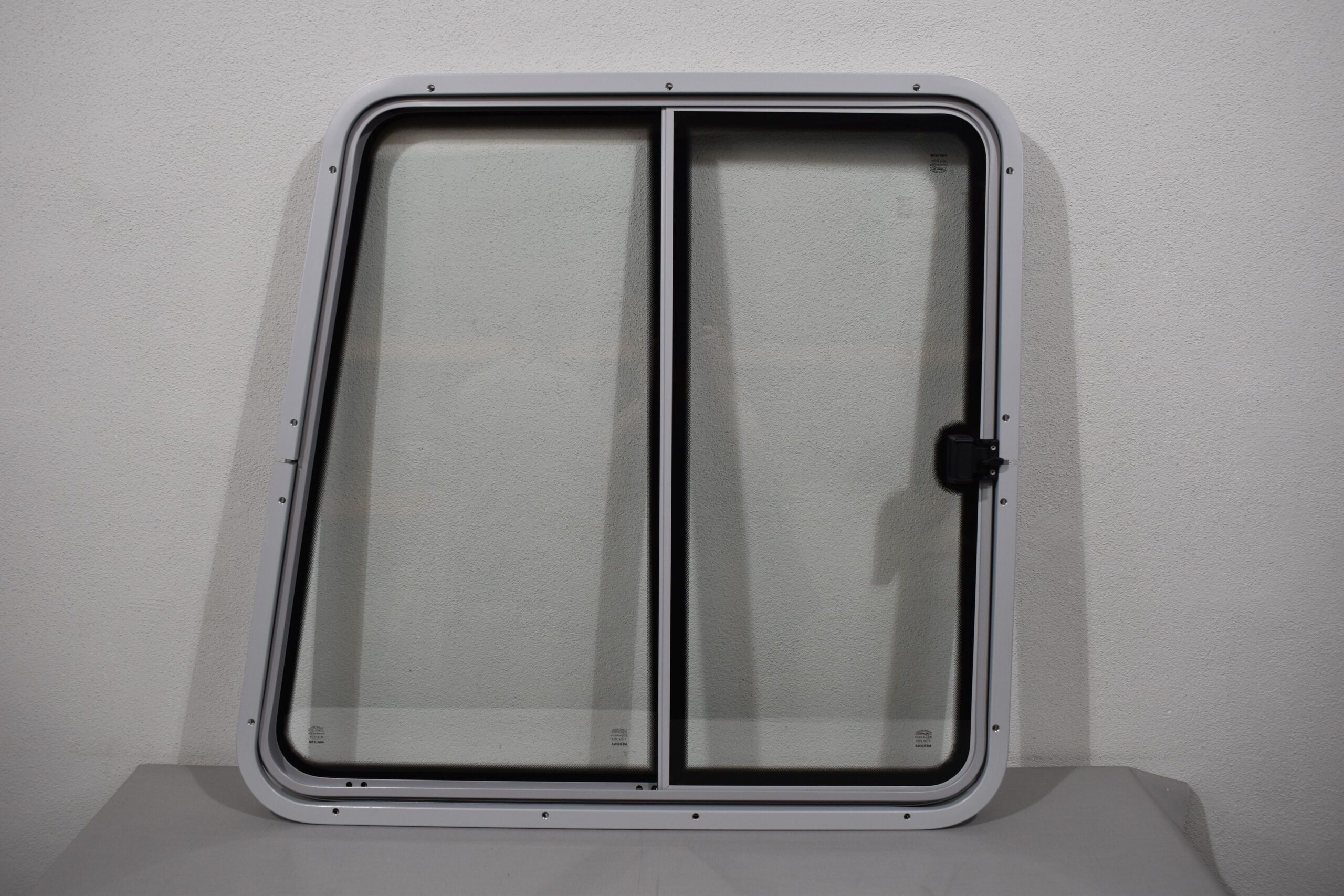 Mekuwa Schiebefenster Beifahrerseite H= 935 x B oben= 860 x B unten= 990mm – Bild 14