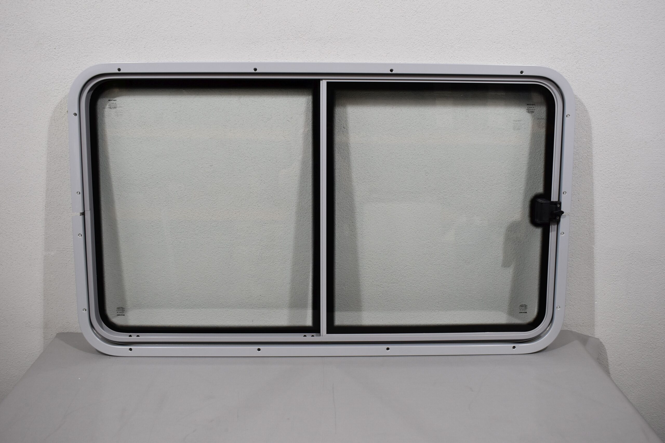 Niesmann und Bischoff Mekuwa Schiebefenster Beifahrerseite 1200x690mm – Bild 7