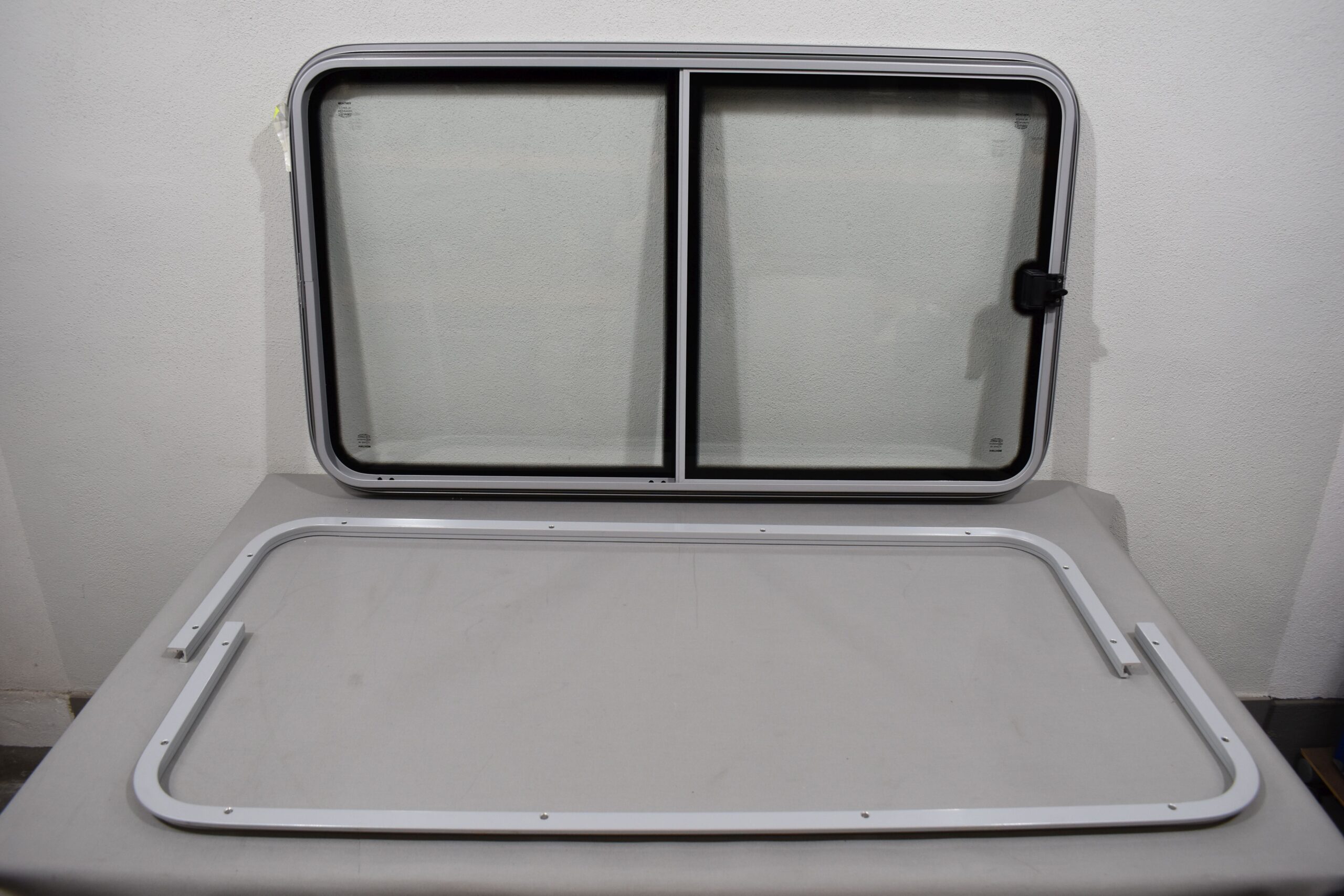 Niesmann und Bischoff Mekuwa Schiebefenster Beifahrerseite 1200x690mm – Bild 9