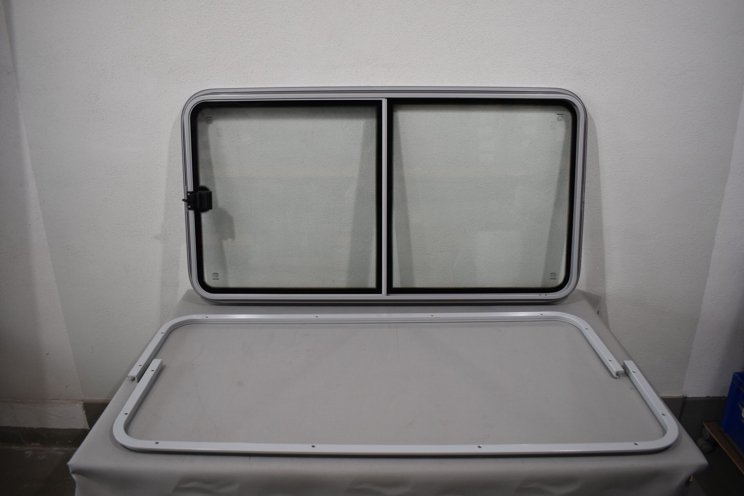 Mekuwa Schiebefenster Fahrerseite 715x1330mm 43R-001410 – Bild 9