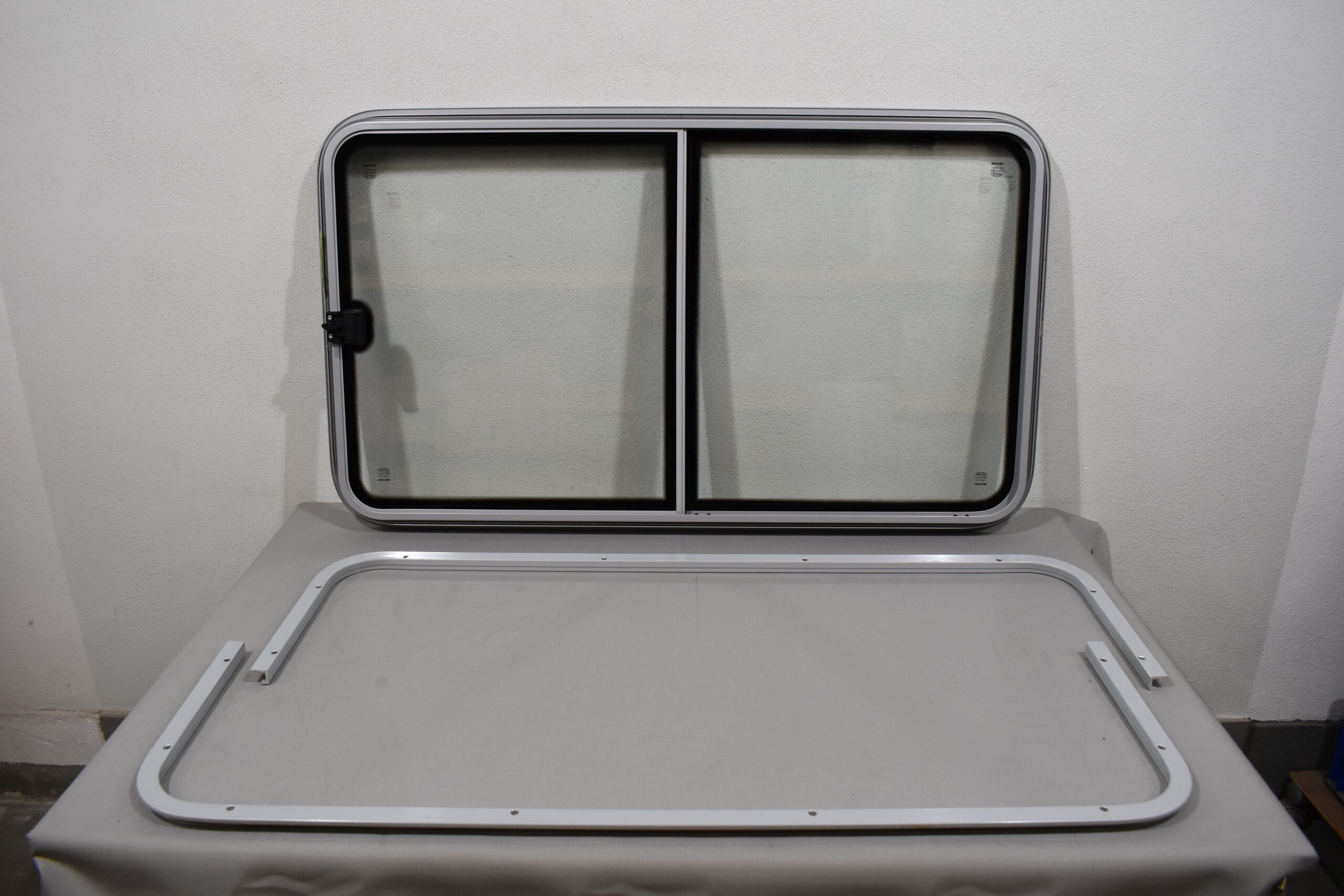 Mekuwa Schiebefenster Fahrerseite 1200x690mm – Bild 9
