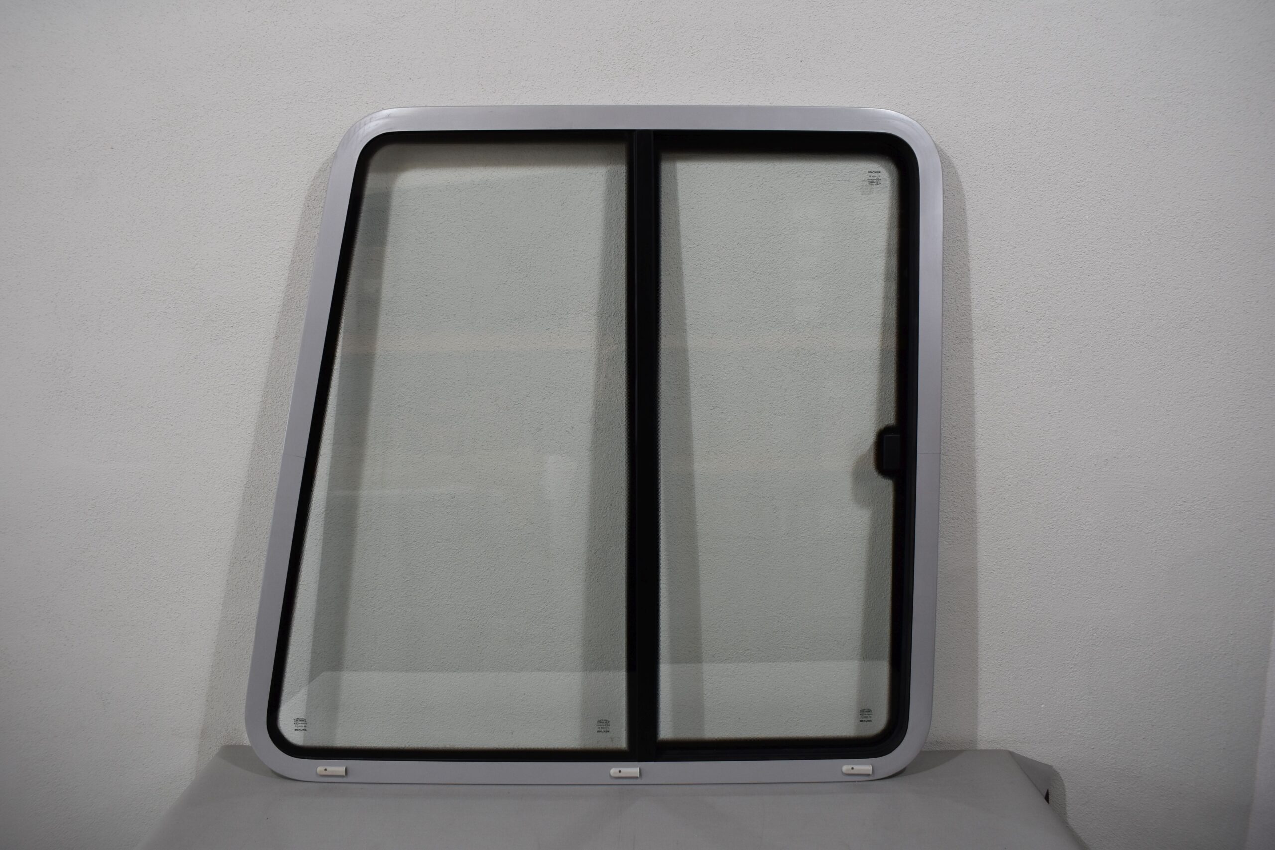 Mekuwa Schiebefenster Fahrerseite 43R-001410 1105x1140mm – Bild 2