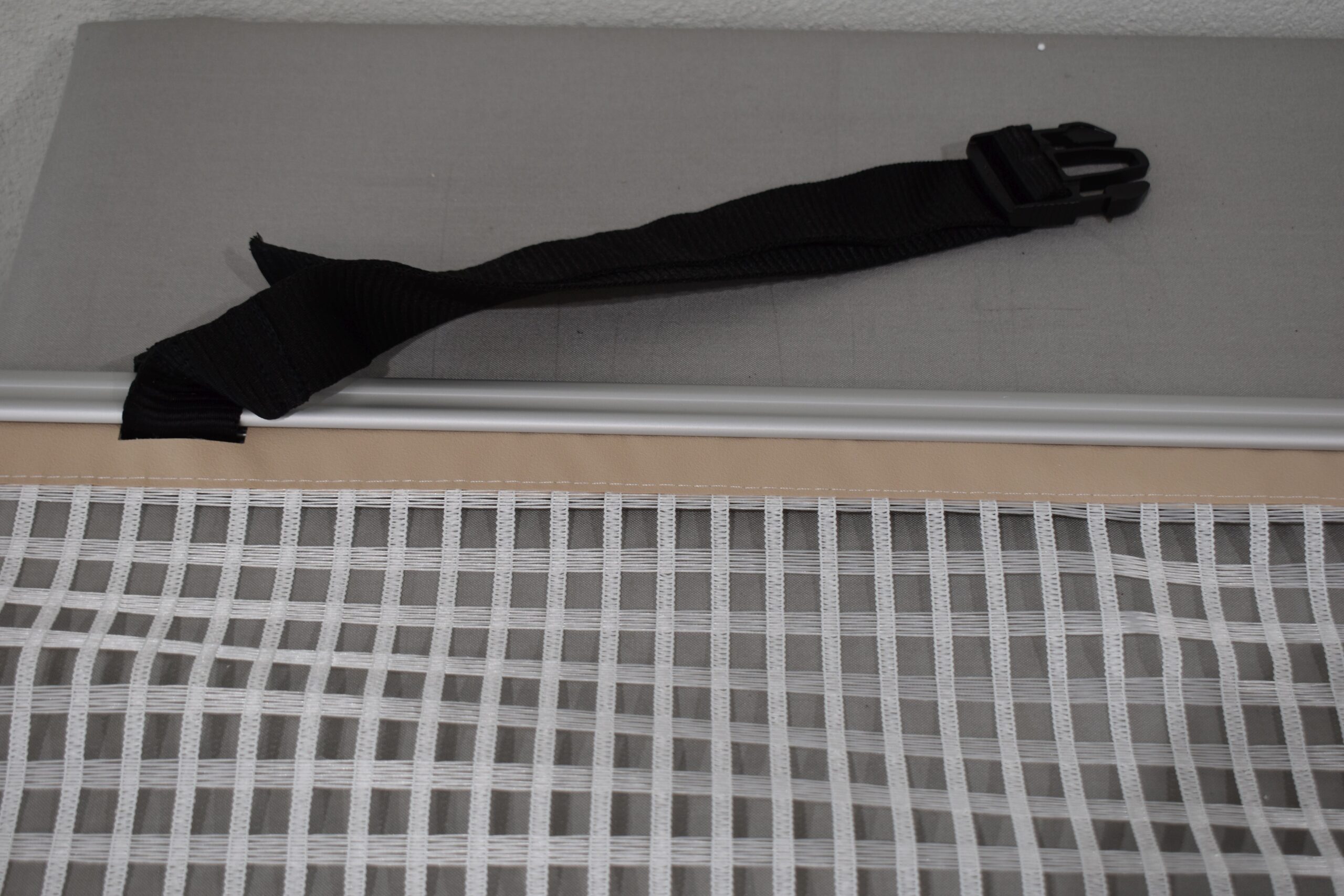 Dometic Starres Sicherheitsnetz / Rausfallschutz 1800x580mm – Bild 3