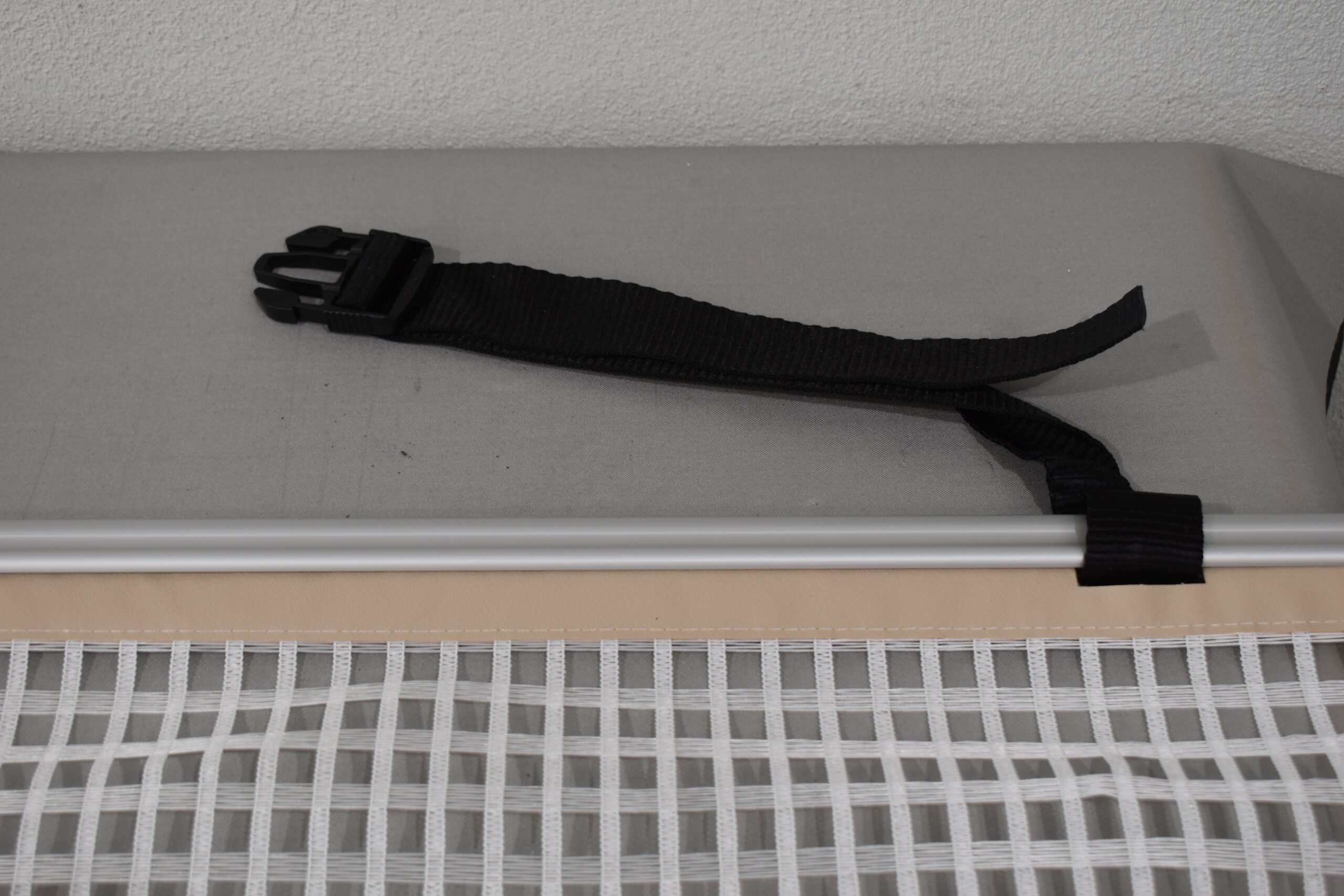 Dometic Starres Sicherheitsnetz / Rausfallschutz 1800x580mm – Bild 4