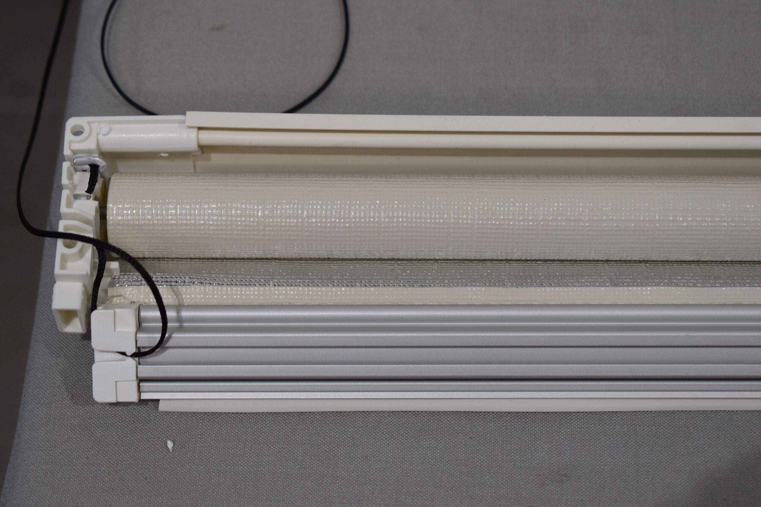 Dometic Mini-Doppel-Kassettenrollo DB1R 1580x630mm – Bild 5