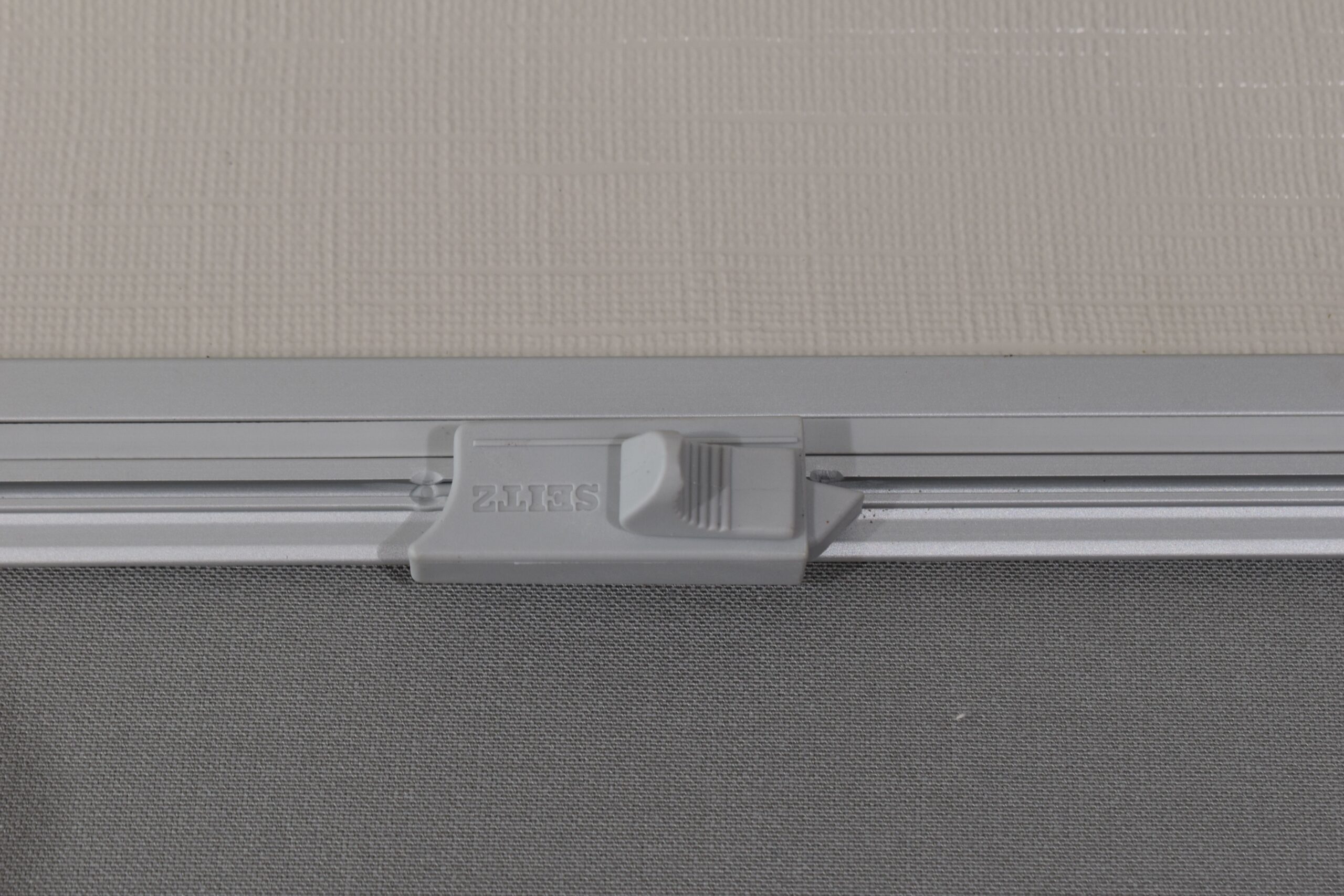 Eura Mobil Seitz Verdunklungsrollo / Ersatzrollo 940x480mm – Bild 6