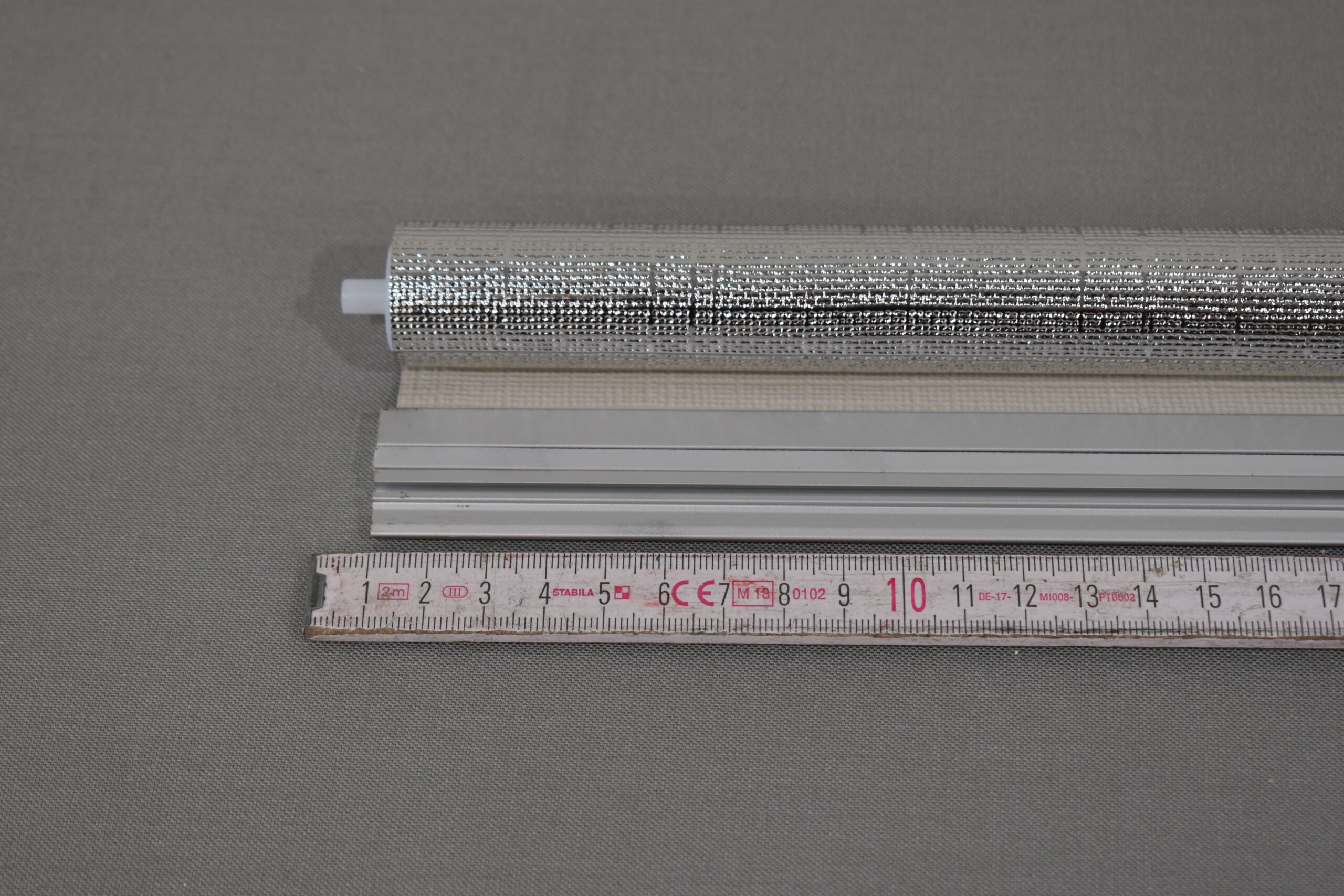 Eura Mobil Seitz Verdunklungsrollo / Ersatzrollo 940x480mm – Bild 10