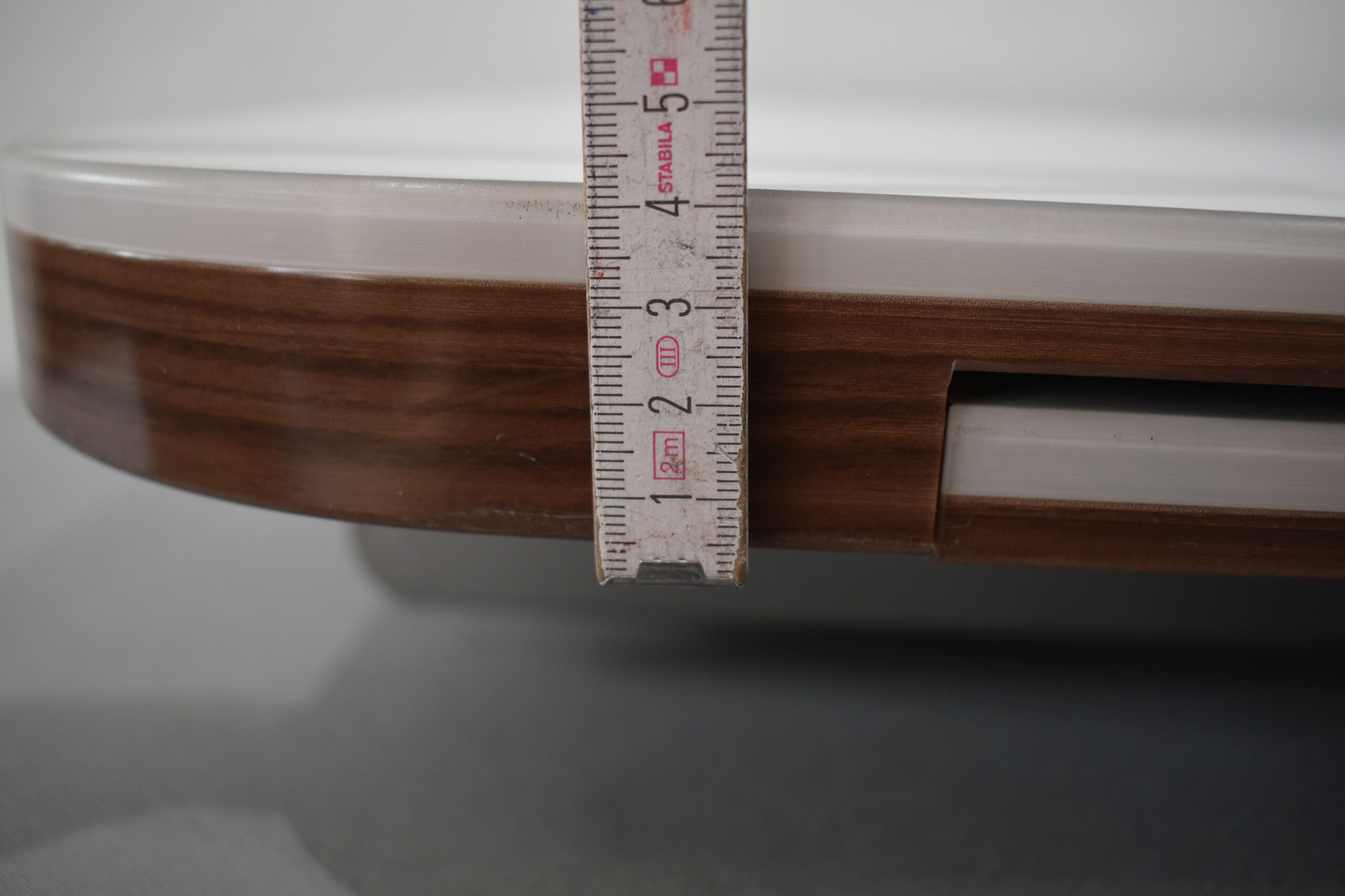 Tischplatte ausziehbar weiß/dunkel braun; 45x868x640mm für Wohnmobil – Bild 3