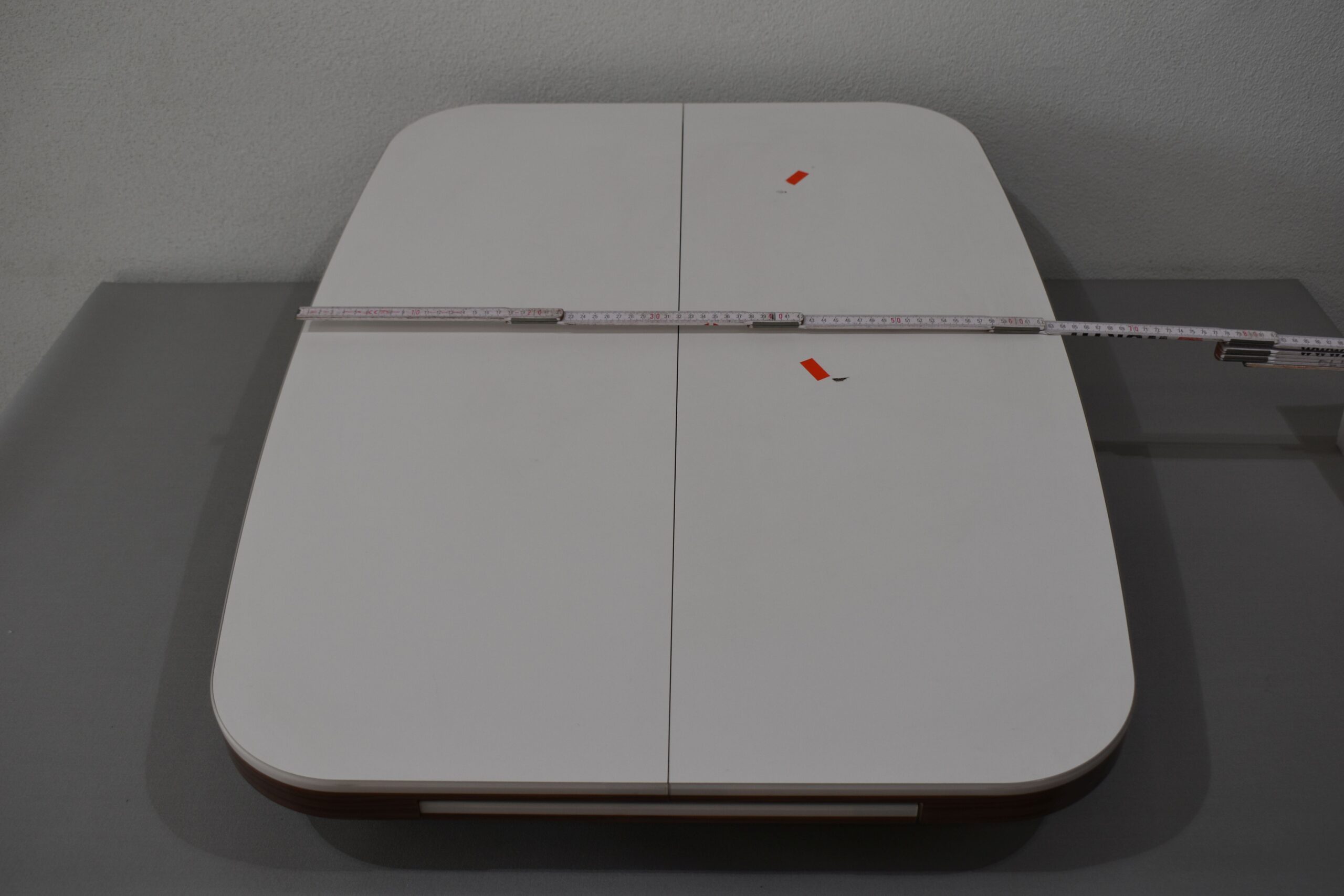 Tischplatte ausziehbar weiß/dunkel braun; 45x868x640mm für Wohnmobil – Bild 6