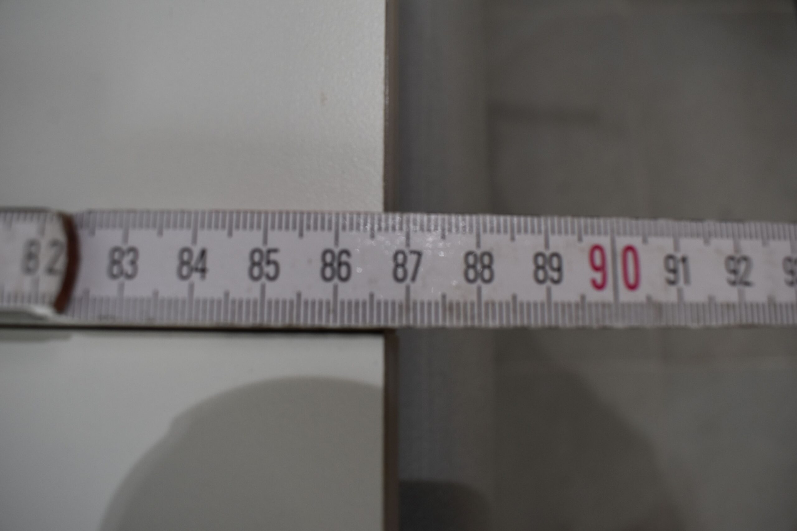 Tischplatte ausziehbar weiß/dunkel braun; 45x868x640mm für Wohnmobil – Bild 5