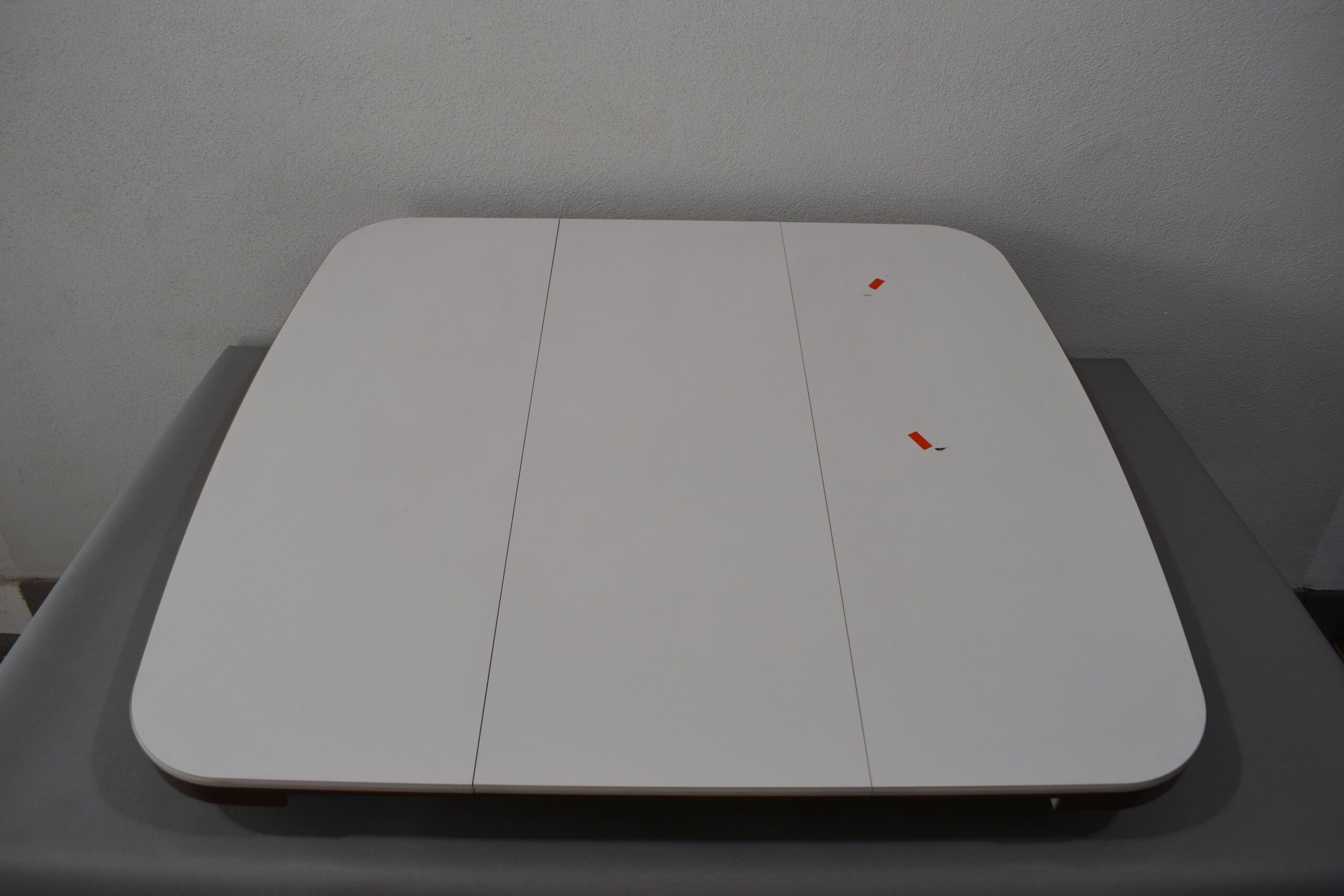 Tischplatte ausziehbar weiß/dunkel braun; 45x868x640mm für Wohnmobil – Bild 9