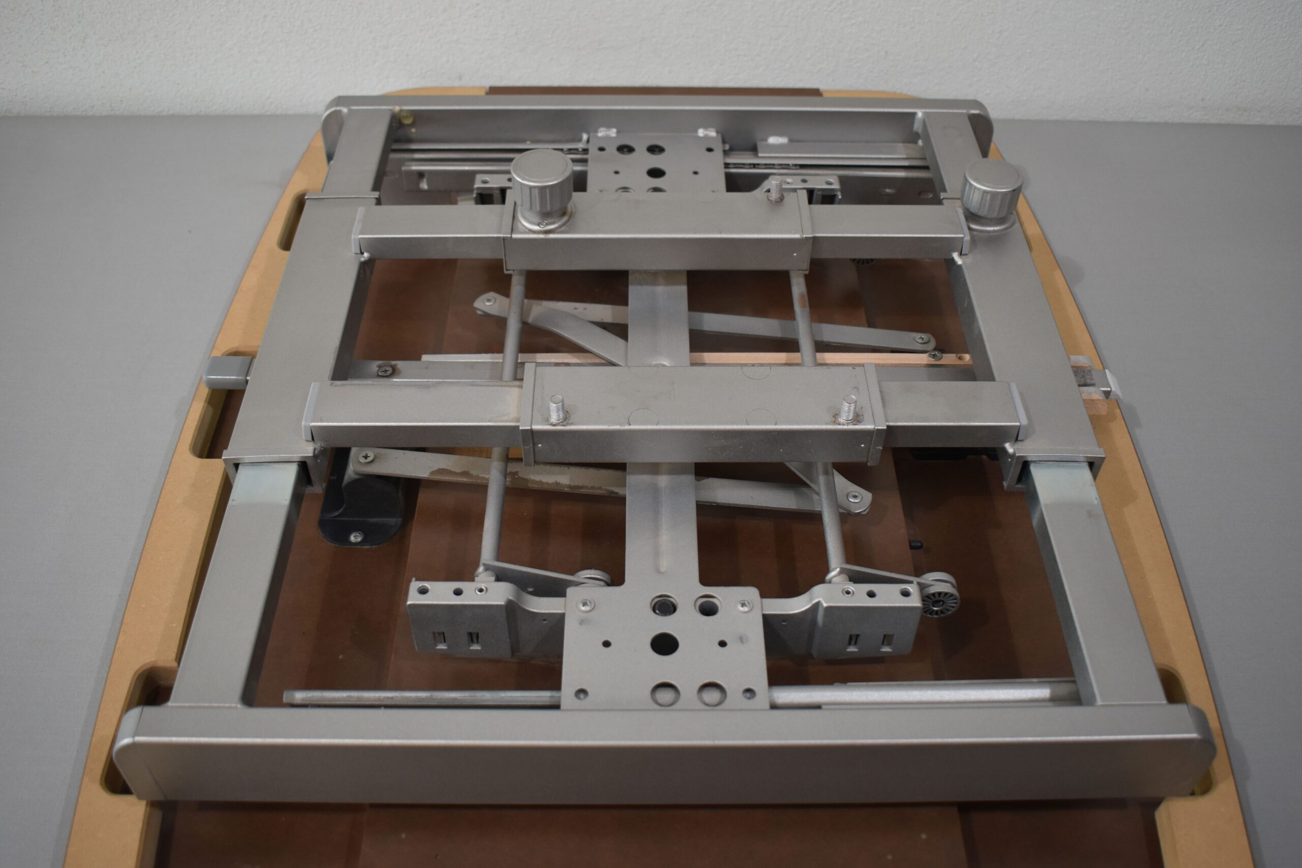 Tischplatte ausziehbar weiß/dunkel braun; 45x868x640mm für Wohnmobil – Bild 15