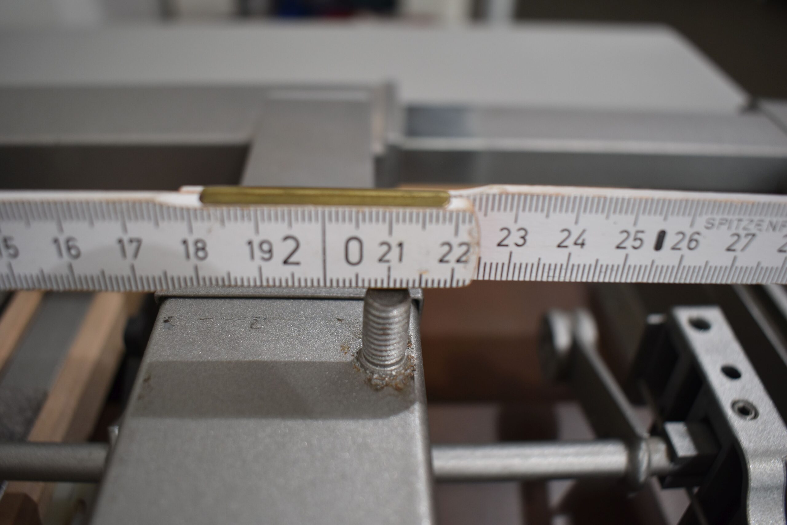 Tischplatte ausziehbar weiß/dunkel braun; 45x868x640mm für Wohnmobil – Bild 20