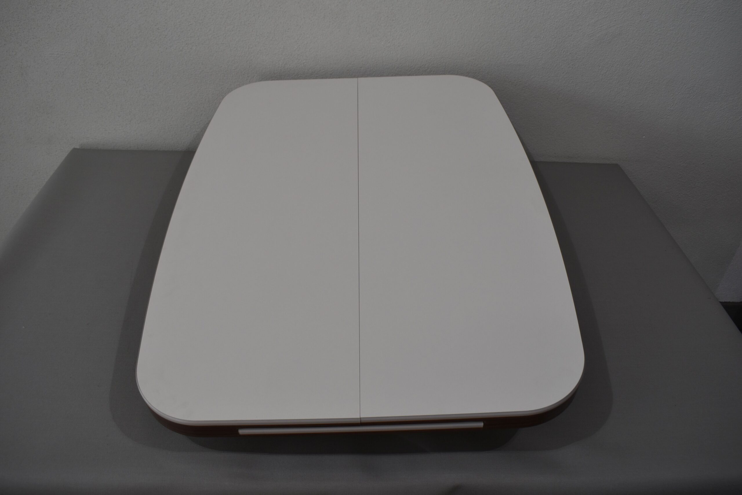 Tischplatte ausziehbar weiß/dunkel braun; 39x870x640mm – Bild 2