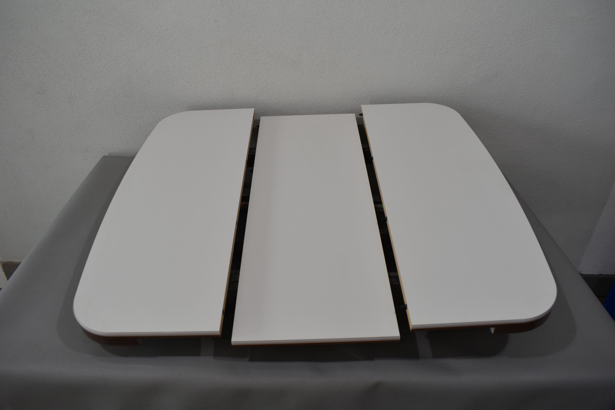 Tischplatte ausziehbar weiß/dunkel braun; 39x870x640mm – Bild 8