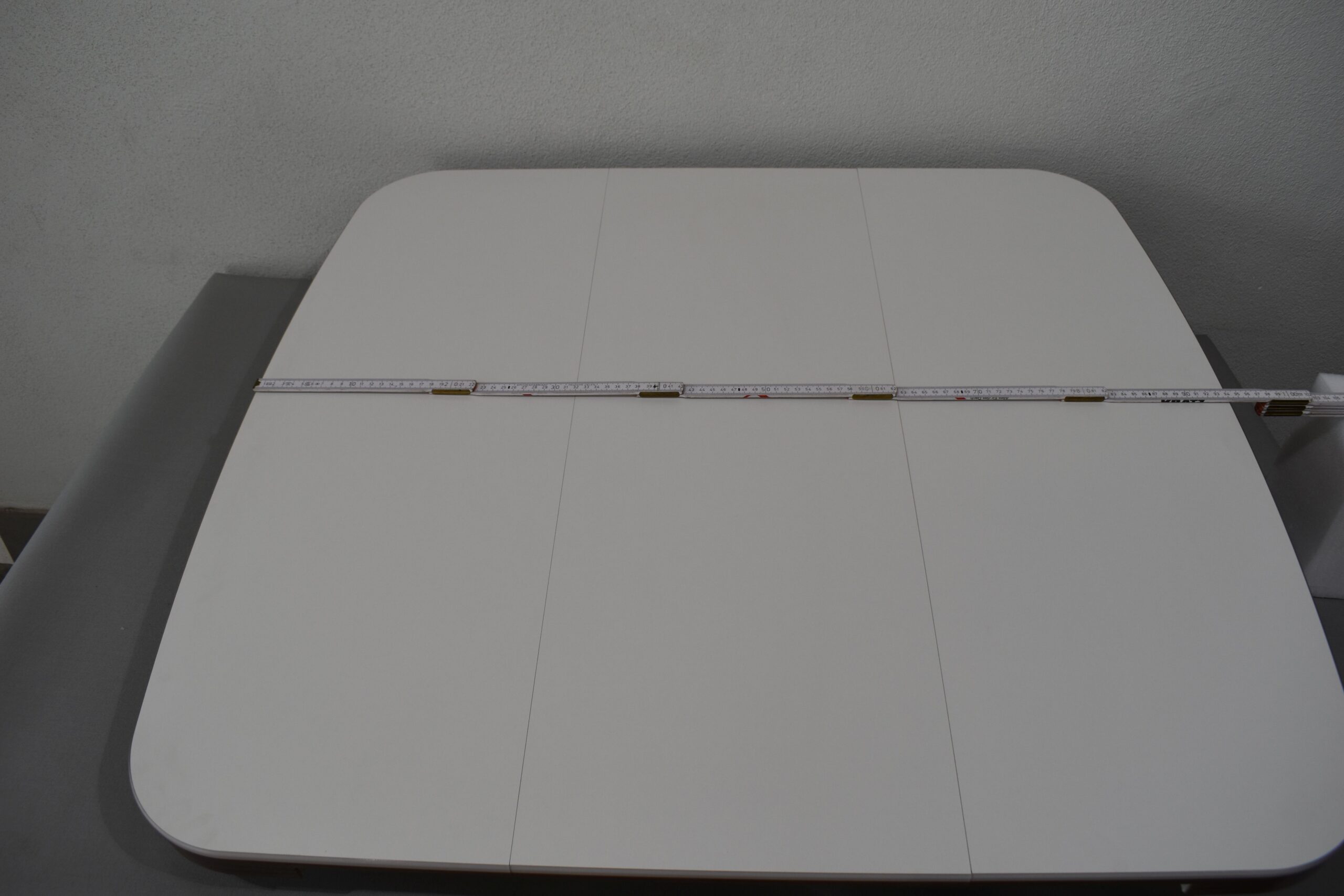 Tischplatte ausziehbar weiß/dunkel braun; 39x870x640mm – Bild 10