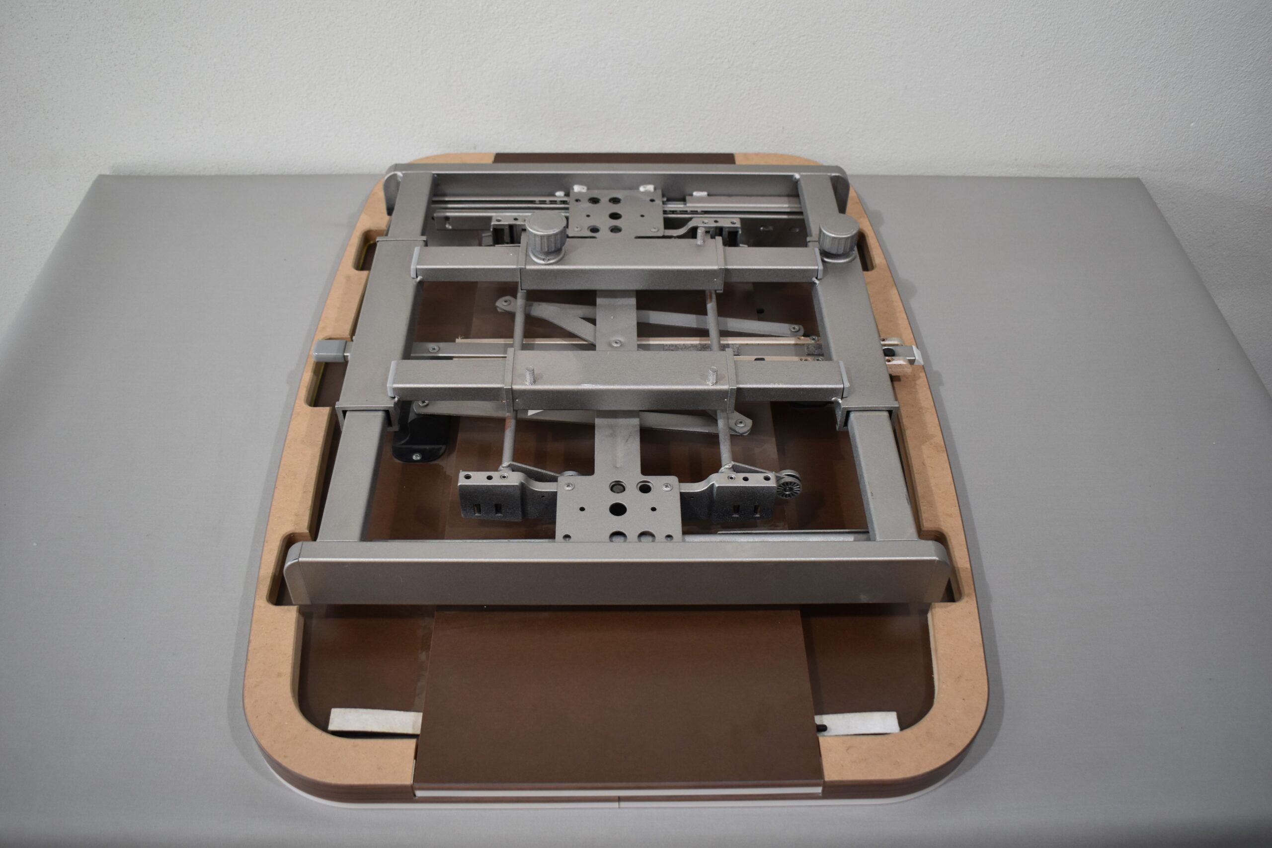 Tischplatte ausziehbar weiß/dunkel braun; 39x870x640mm – Bild 12