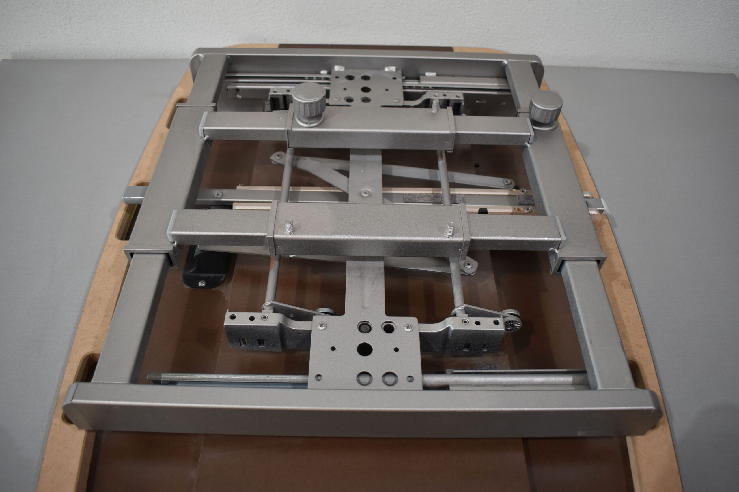 Tischplatte ausziehbar weiß/dunkel braun; 39x870x640mm – Bild 13