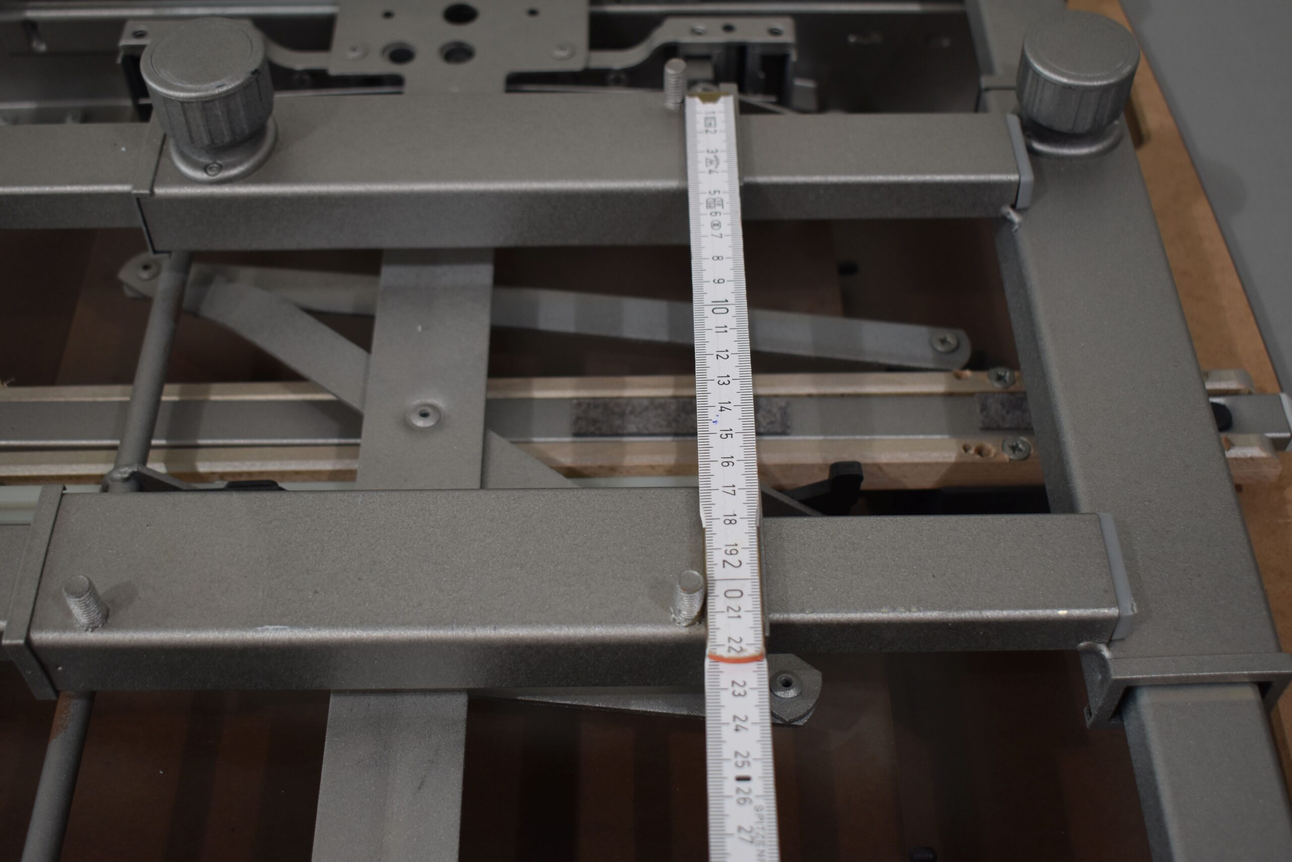 Tischplatte ausziehbar weiß/dunkel braun; 39x870x640mm – Bild 17