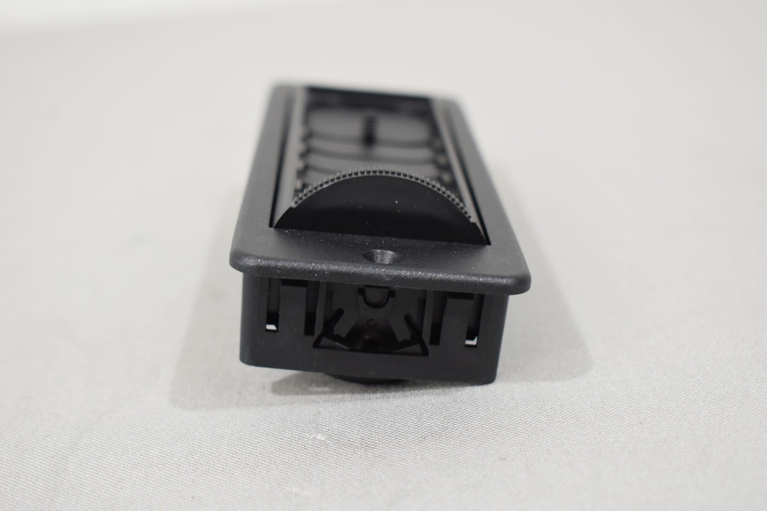 Truma Rechtecklüfter; schwarz – Bild 9