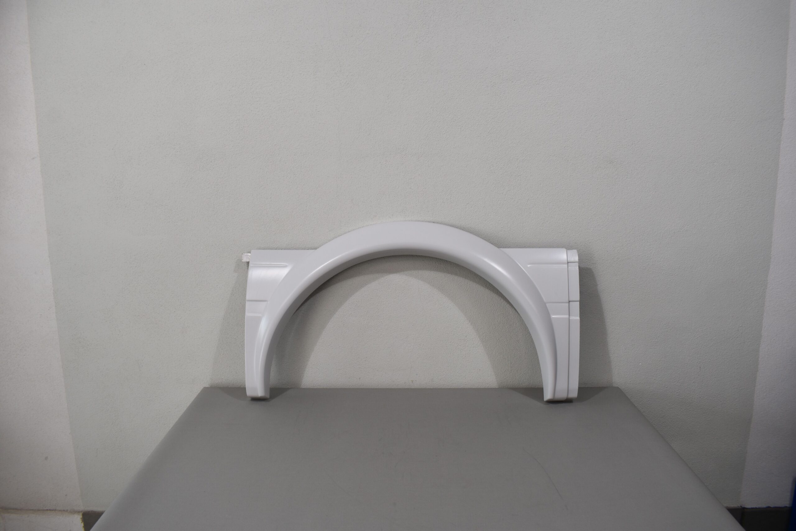 Niesmann und Bischoff Clou Radlaufblende vorne links; Fiat210; MJ05