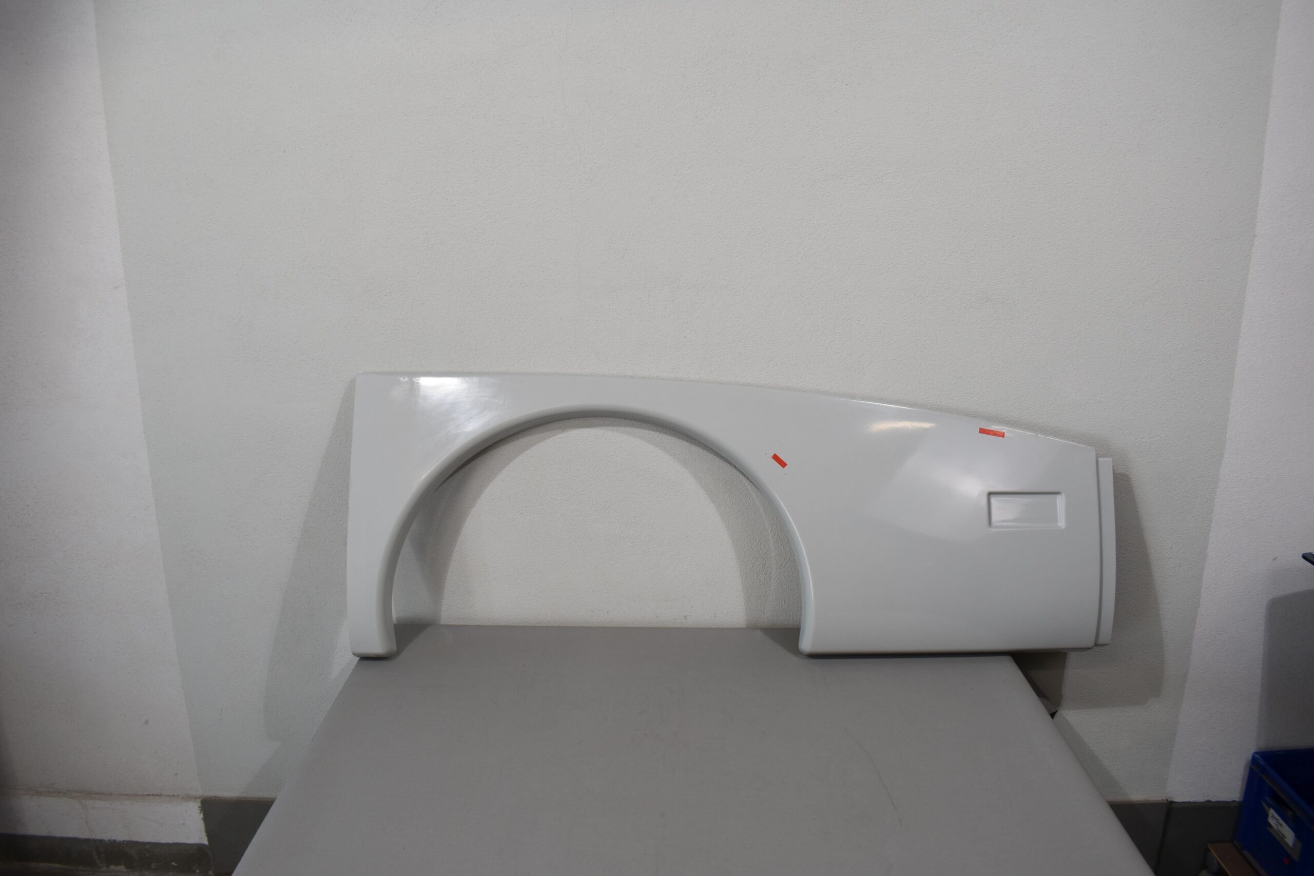 Niesmann und Bischoff Radlaufblende vorne rechts 1625x601x59