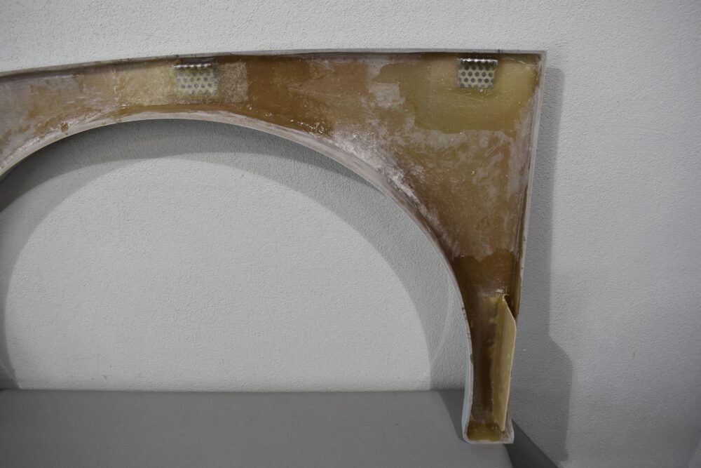 Niesmann und Bischoff Radlaufblende vorne rechts 1625x601x59 – Bild 12