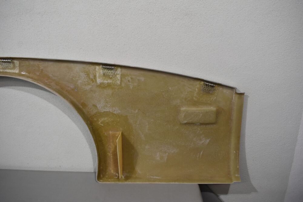 Niesmann und Bischoff Radlaufblende vorne links 1625x601x59 – Bild 11