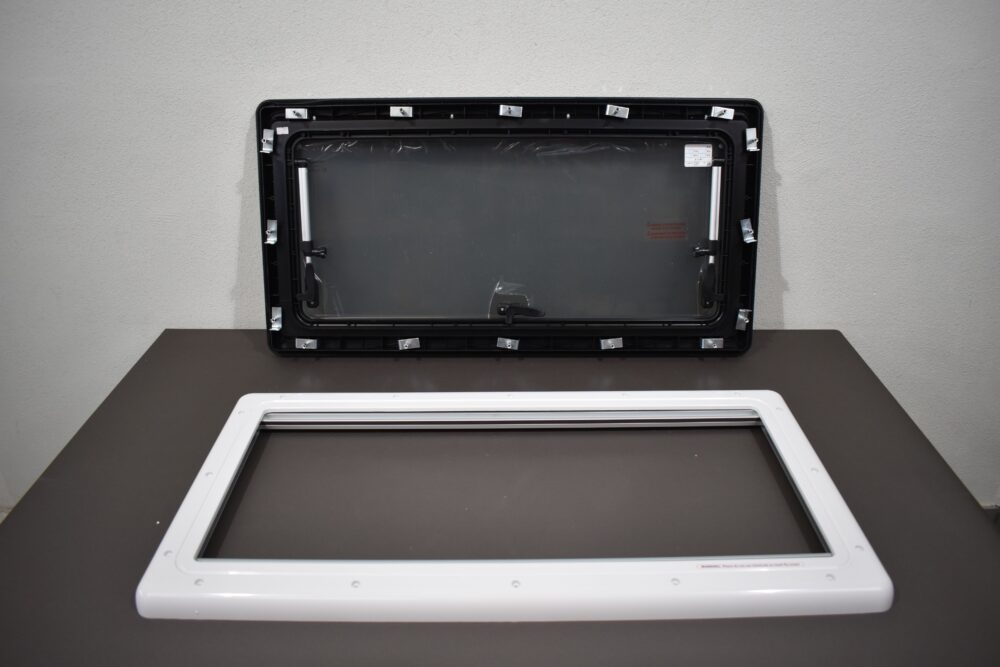 Carbest Ausstellfenster mit Innenrahmen 900x450mm – Bild 8