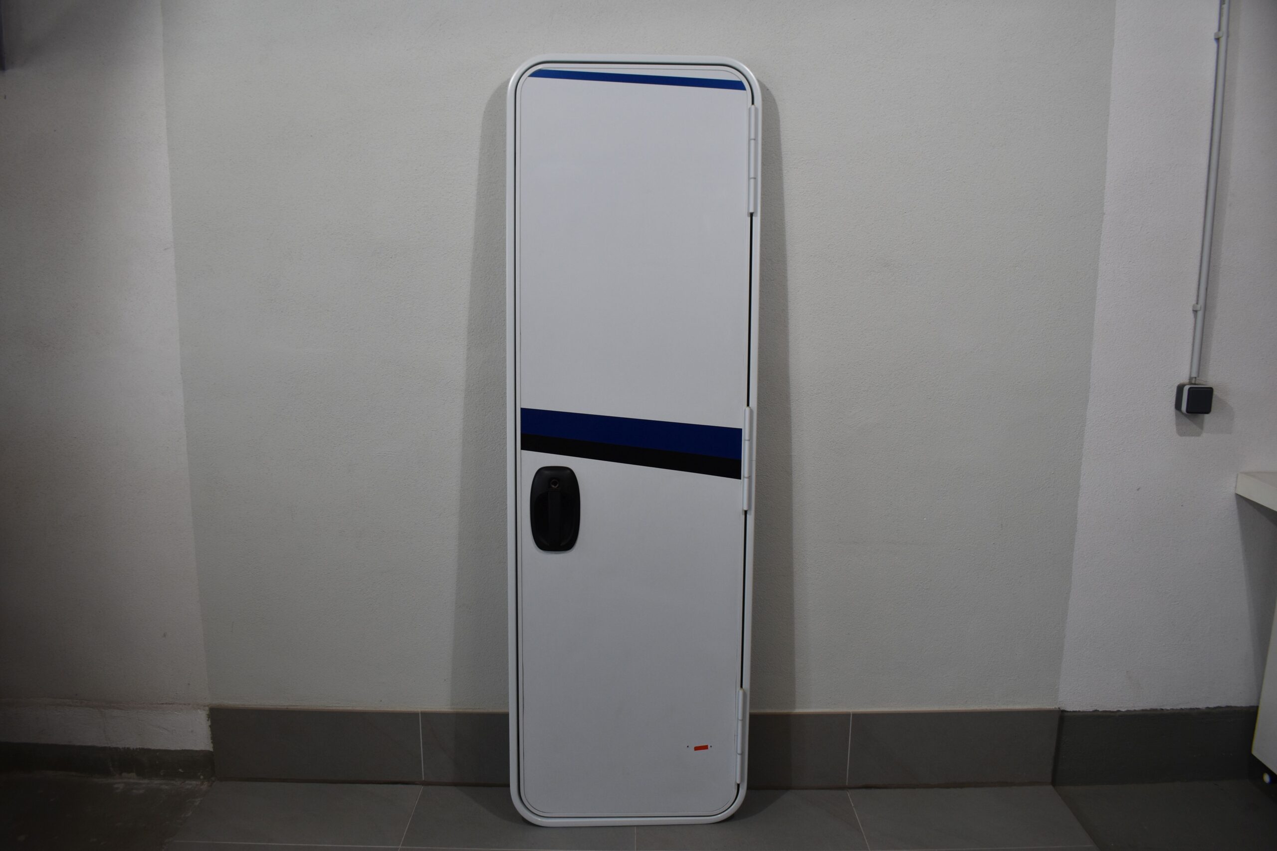 Aufbautür mit Rahmen; weiß / blau; 1970x625mm – Bild 2