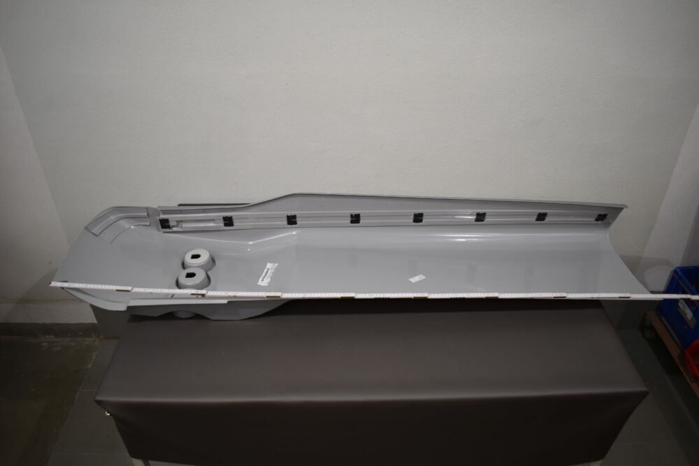 Eura Mobil Heckholm MT 1 unten rechts; 1730x395mm – Bild 13