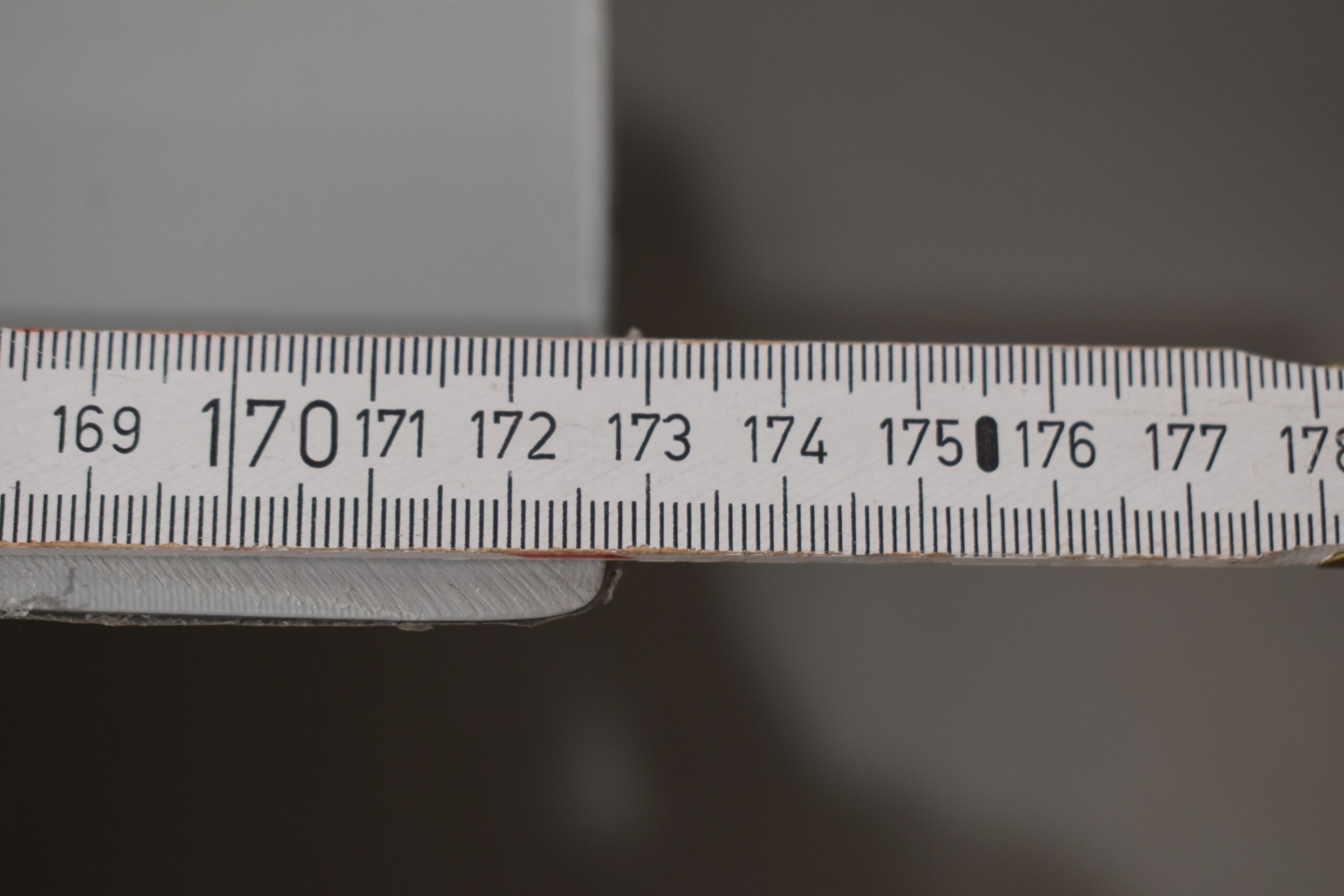 Eura Mobil Heckholm MT 1 unten rechts; 1730x395mm – Bild 15