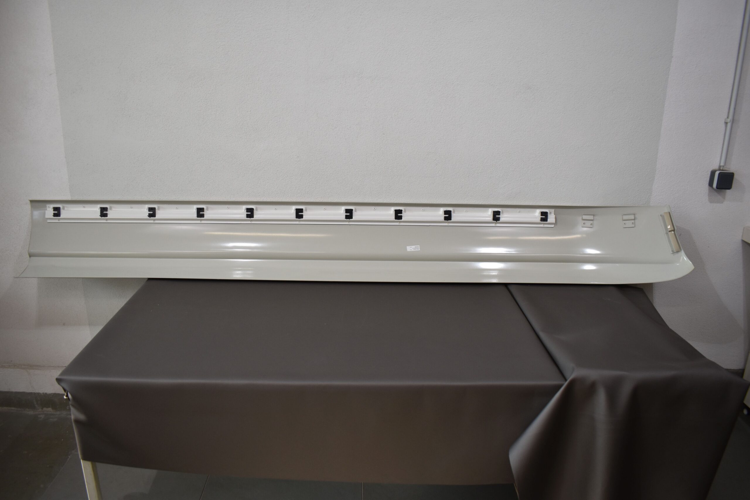 Eura Mobil Verkleidungsteil 2610x330mm – Bild 10