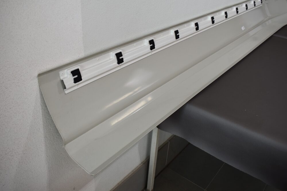 Eura Mobil Verkleidungsteil 2610x330mm – Bild 11