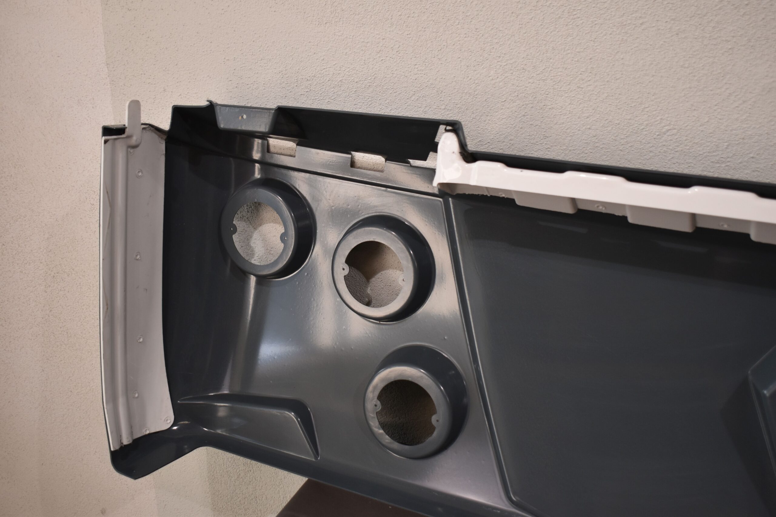 Heckstoßstange Wohnmobil grau; 2260x415mm – Bild 10