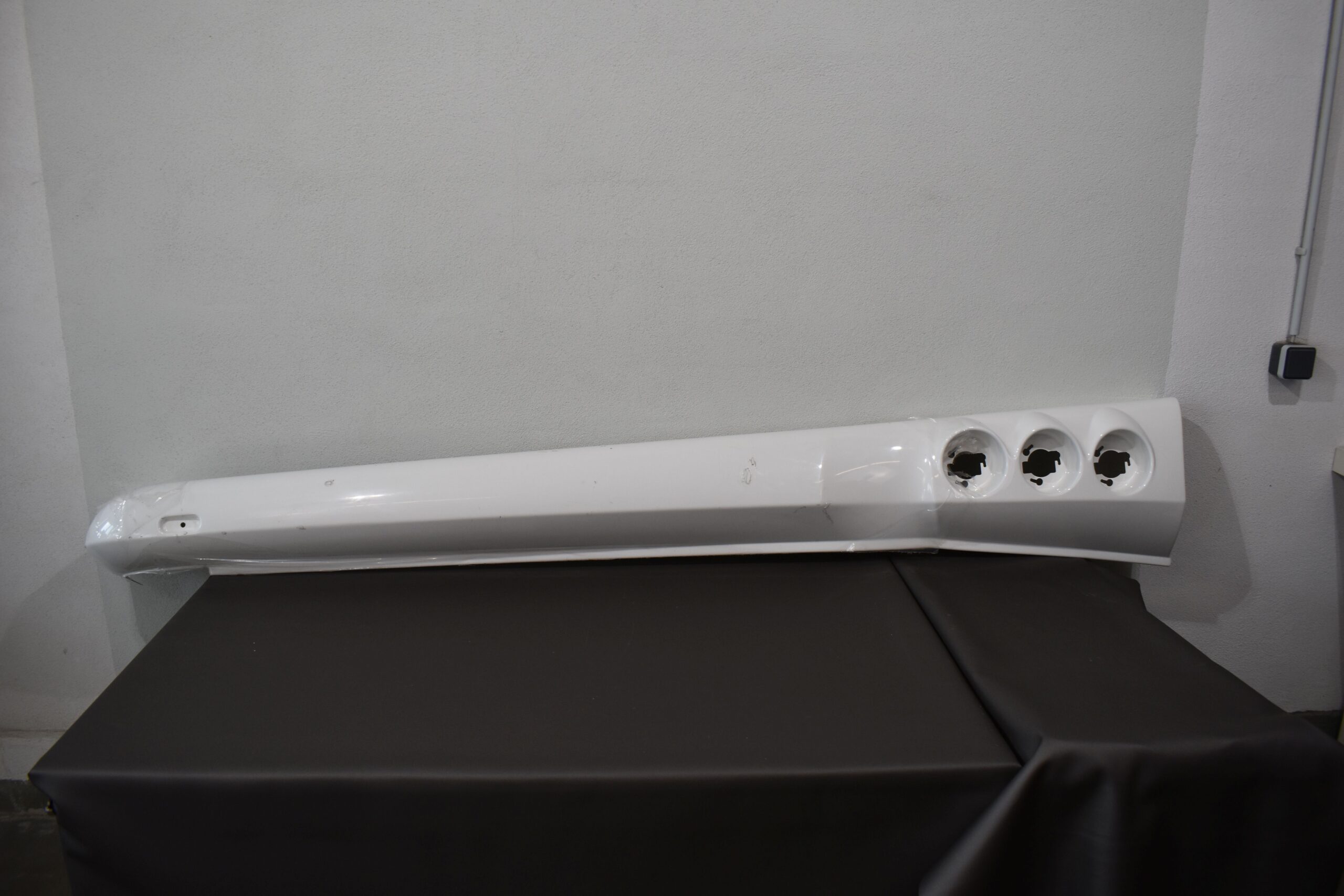 Eura Mobil Seitenverkleidung 2280x375mm – Bild 6