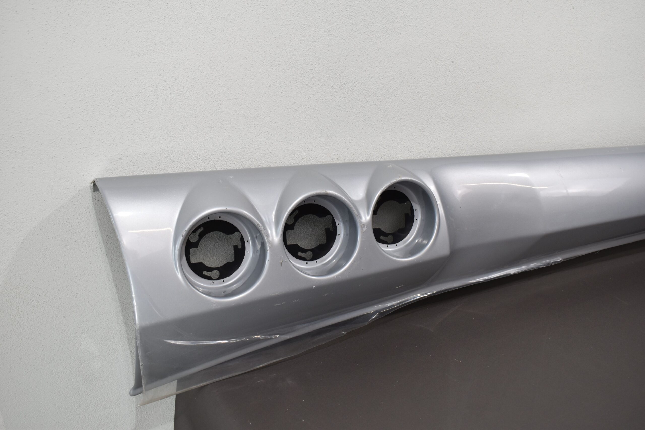 Eura Mobil Leuchtenträger / Heckverkleidung grau – Bild 3