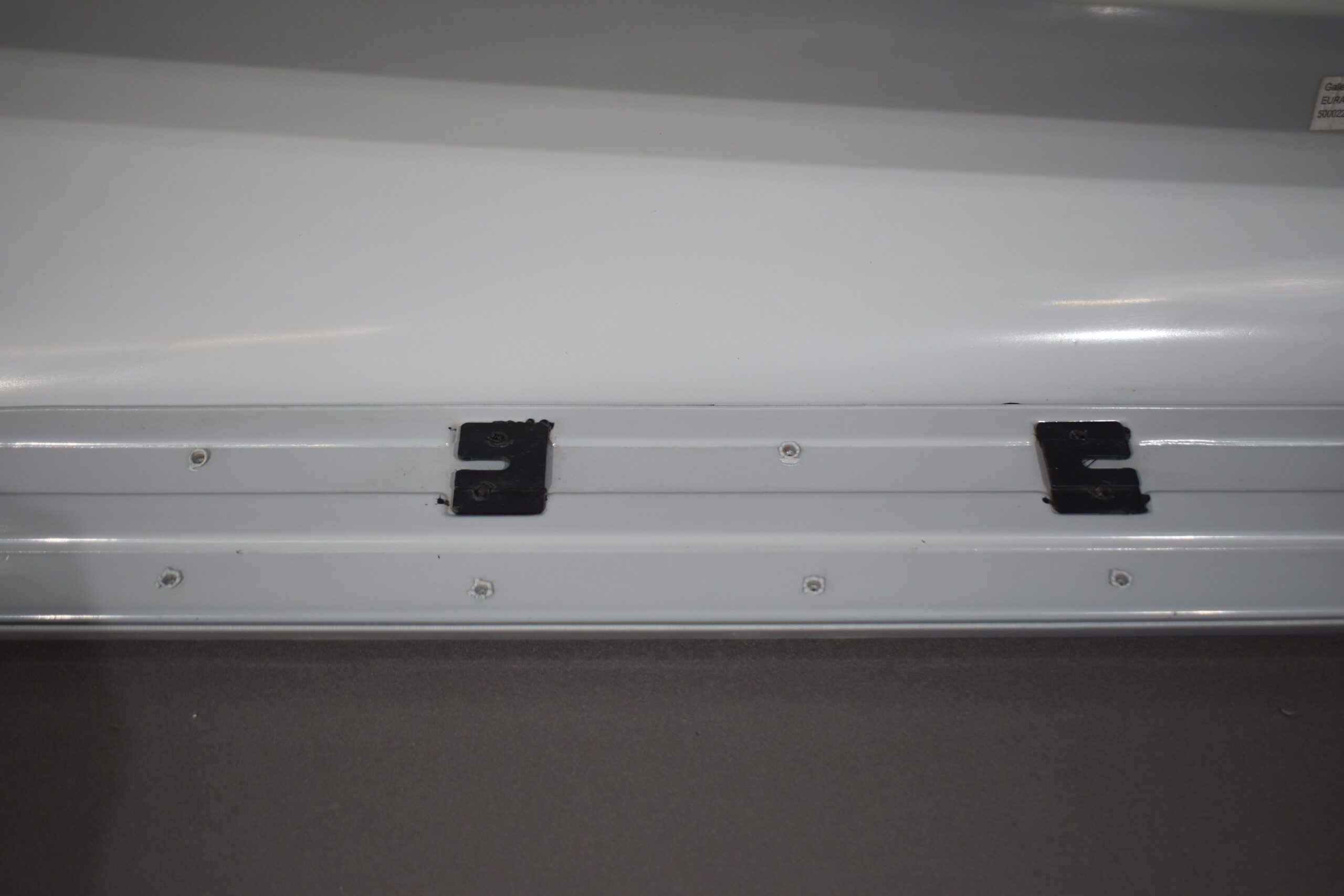 Eura Mobil Leuchtenträger / Heckverkleidung grau – Bild 10