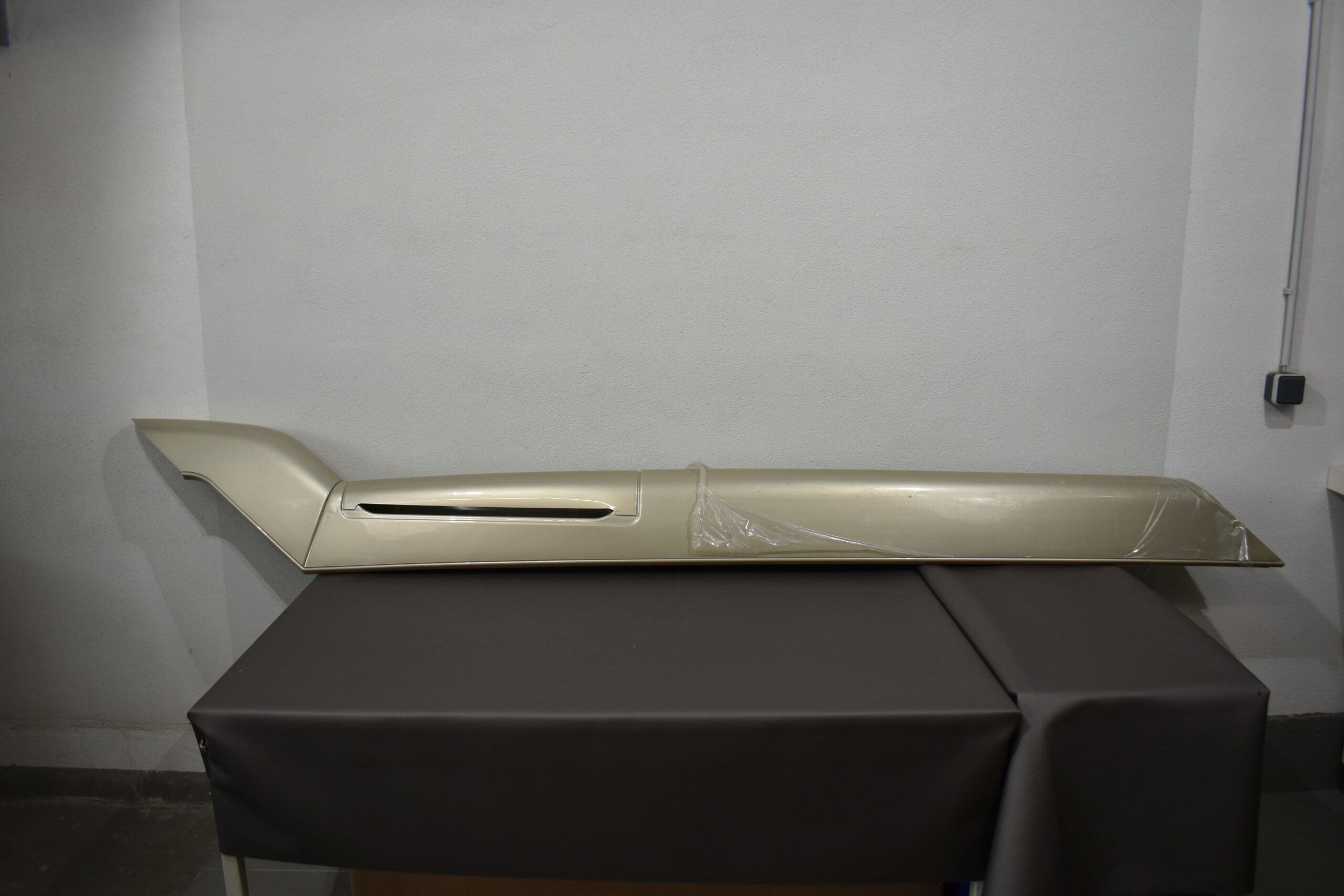 Eura Mobil Seitenverkleidung gold; 2330x190mm