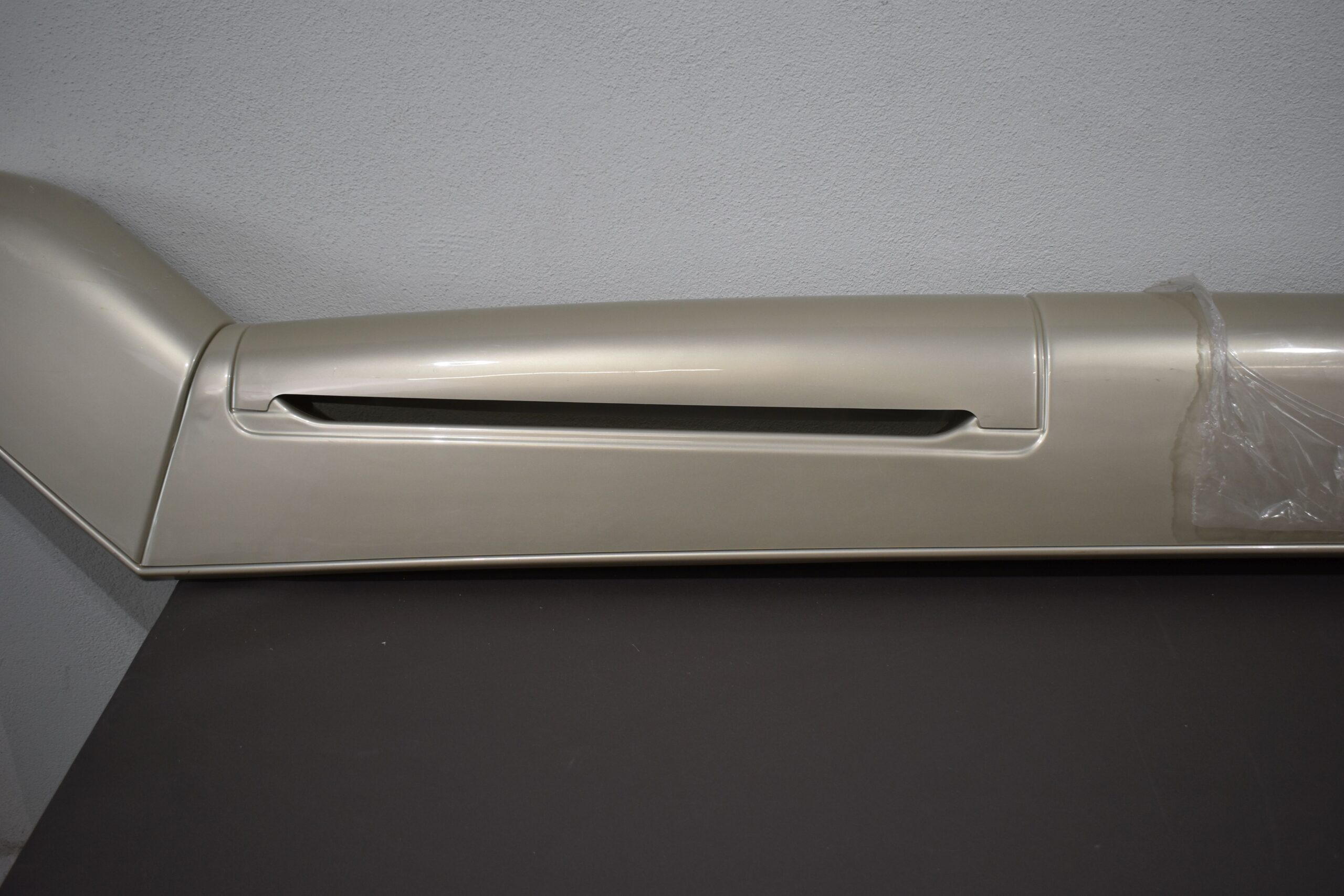 Eura Mobil Seitenverkleidung gold; 2330x190mm – Bild 4