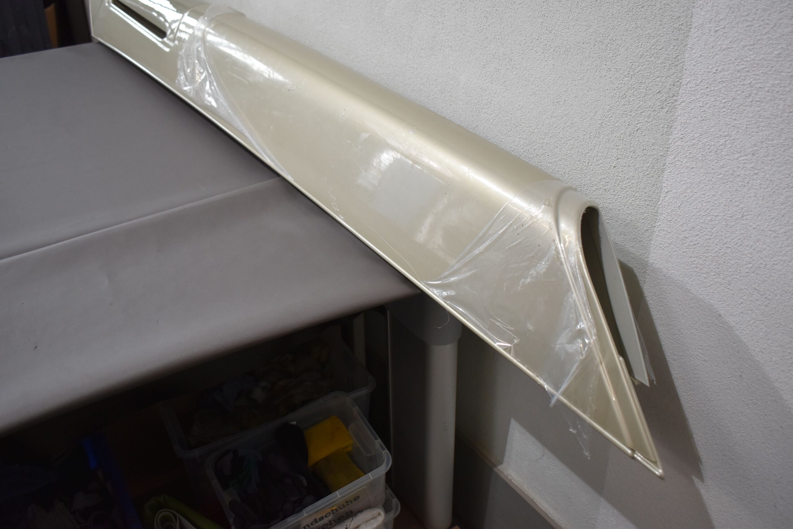 Eura Mobil Seitenverkleidung gold; 2330x190mm – Bild 5