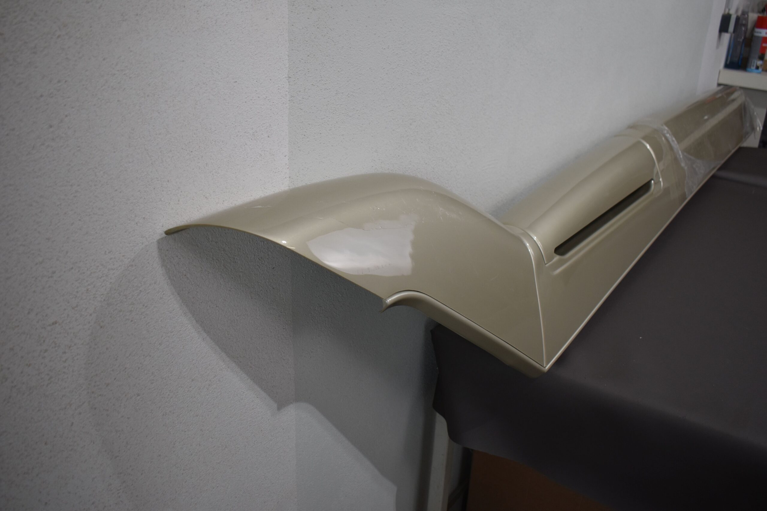 Eura Mobil Seitenverkleidung gold; 2330x190mm – Bild 6