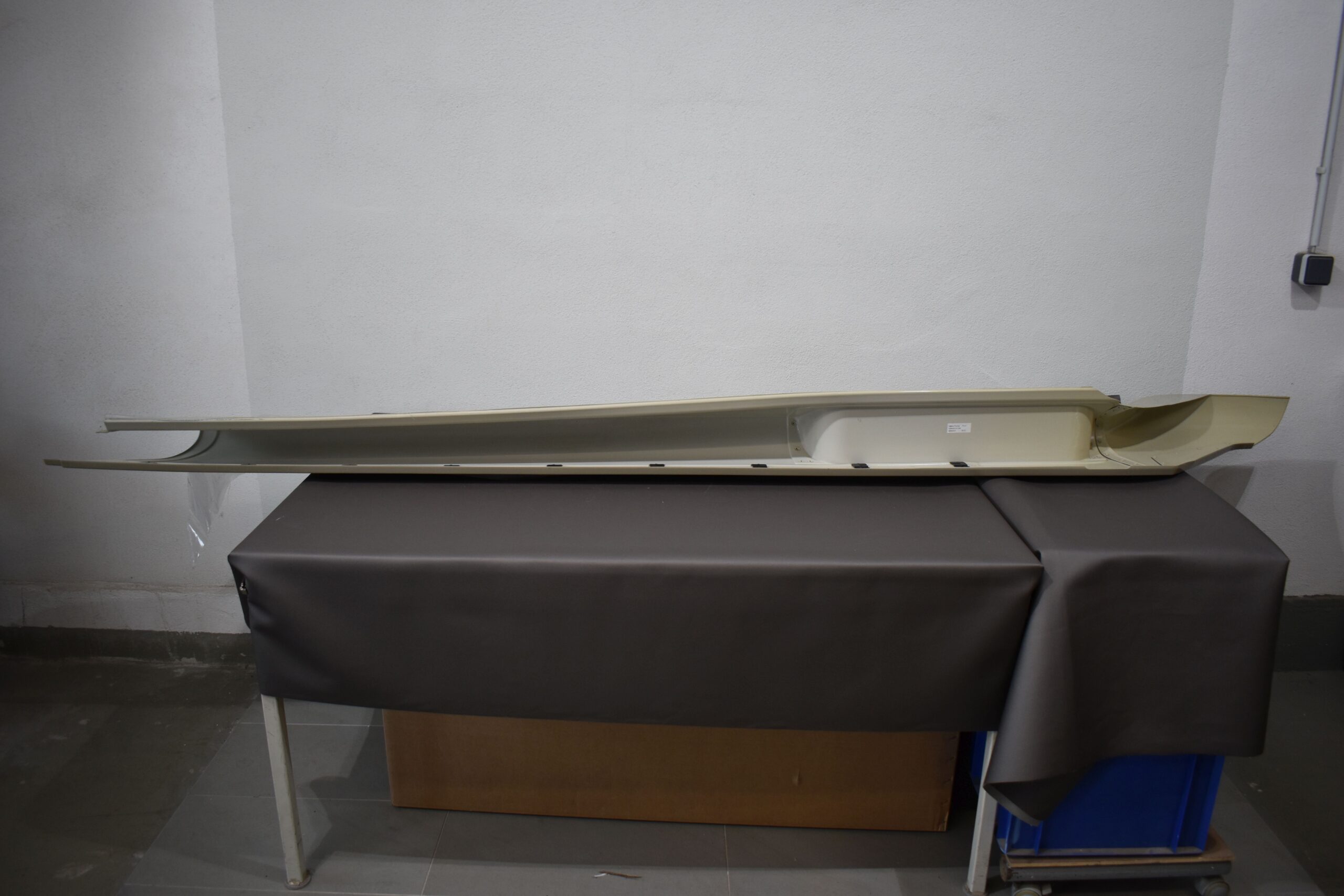 Eura Mobil Seitenverkleidung gold; 2330x190mm – Bild 11