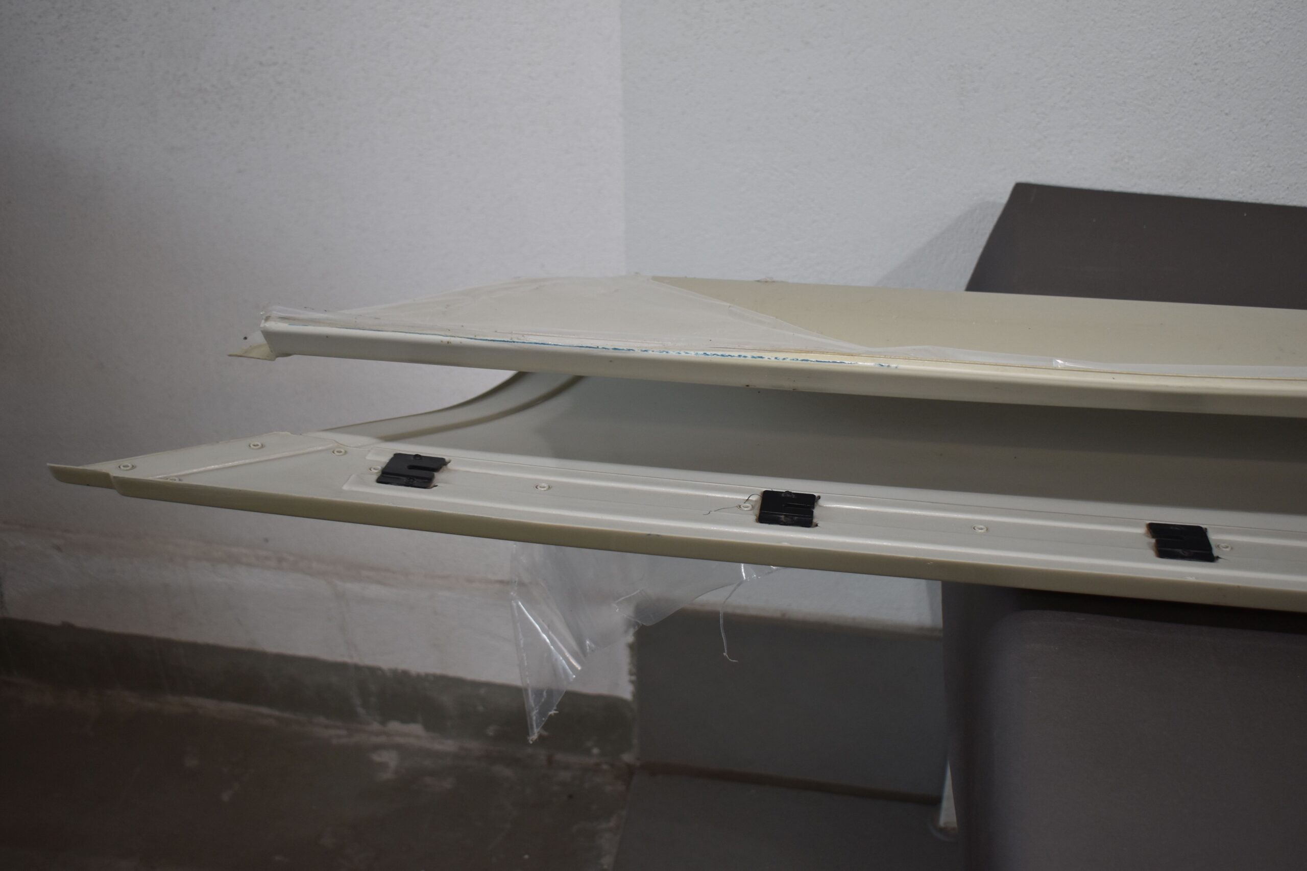 Eura Mobil Seitenverkleidung gold; 2330x190mm – Bild 12