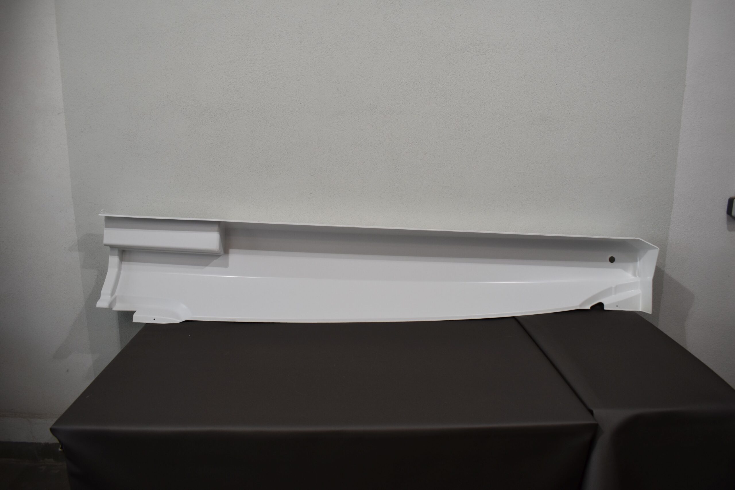 Eura Mobil Seitenverkleidung weiß; 2100x350mm – Bild 7