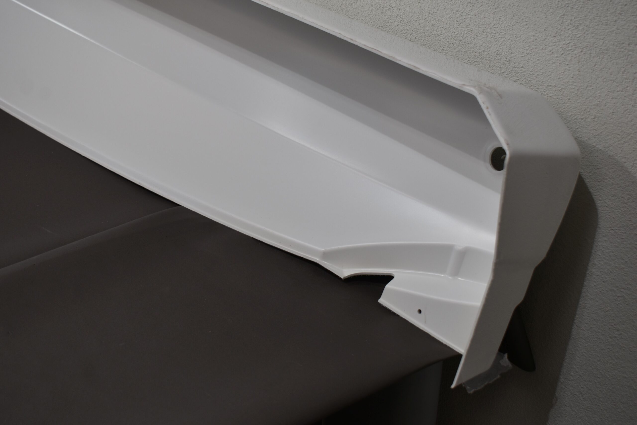 Eura Mobil Seitenverkleidung weiß; 2100x350mm – Bild 10